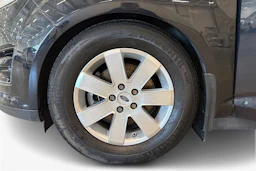 musta Ford C-Max 2012 kuva 9.