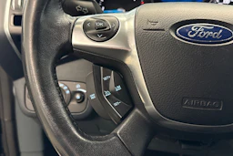 musta Ford C-Max 2012 kuva 14.