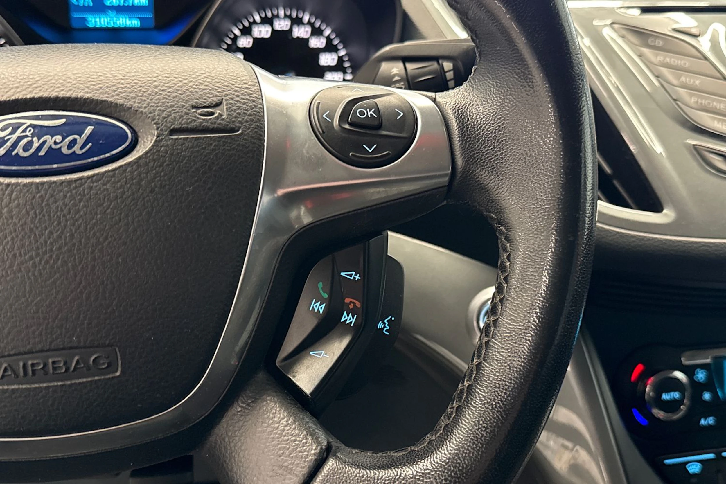 musta Ford C-Max 2012 kuva 15.