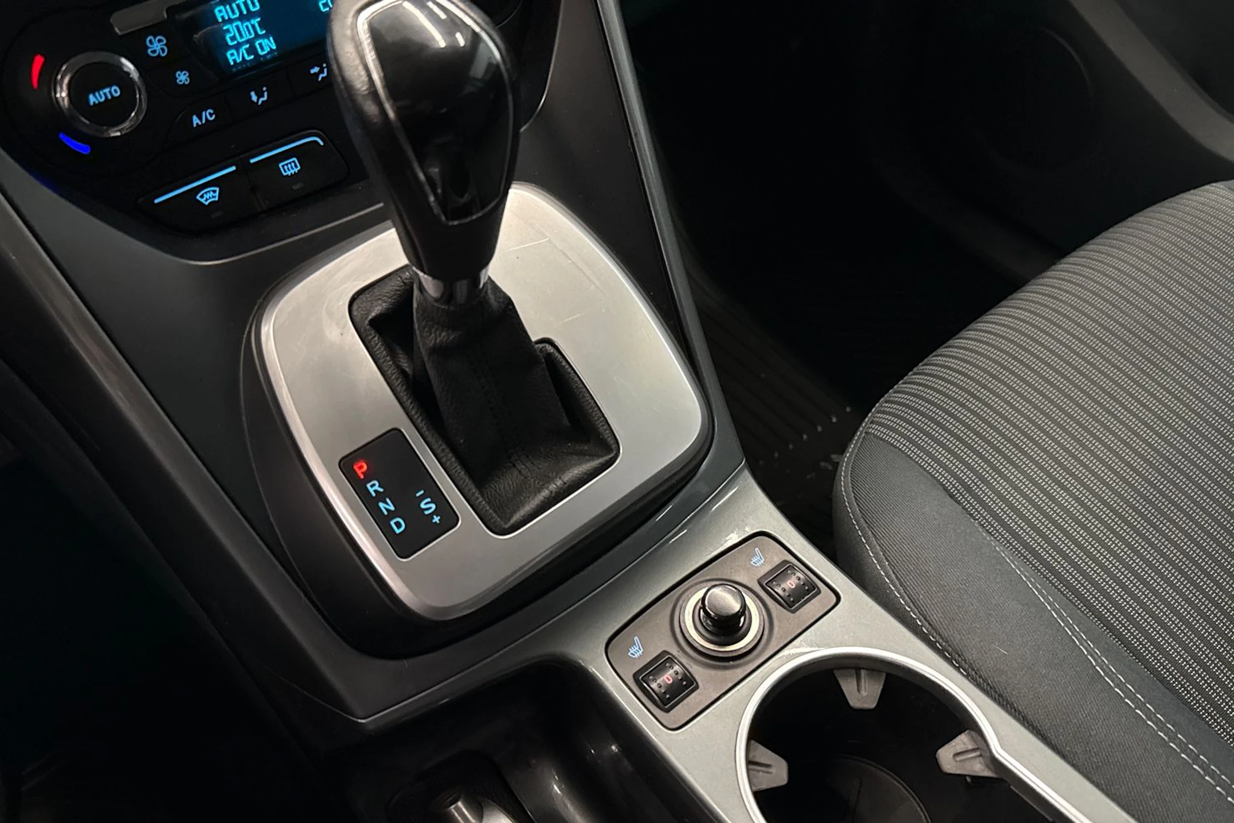 musta Ford C-Max 2012 kuva 20.