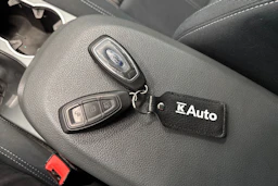 musta Ford C-Max 2012 kuva 21.