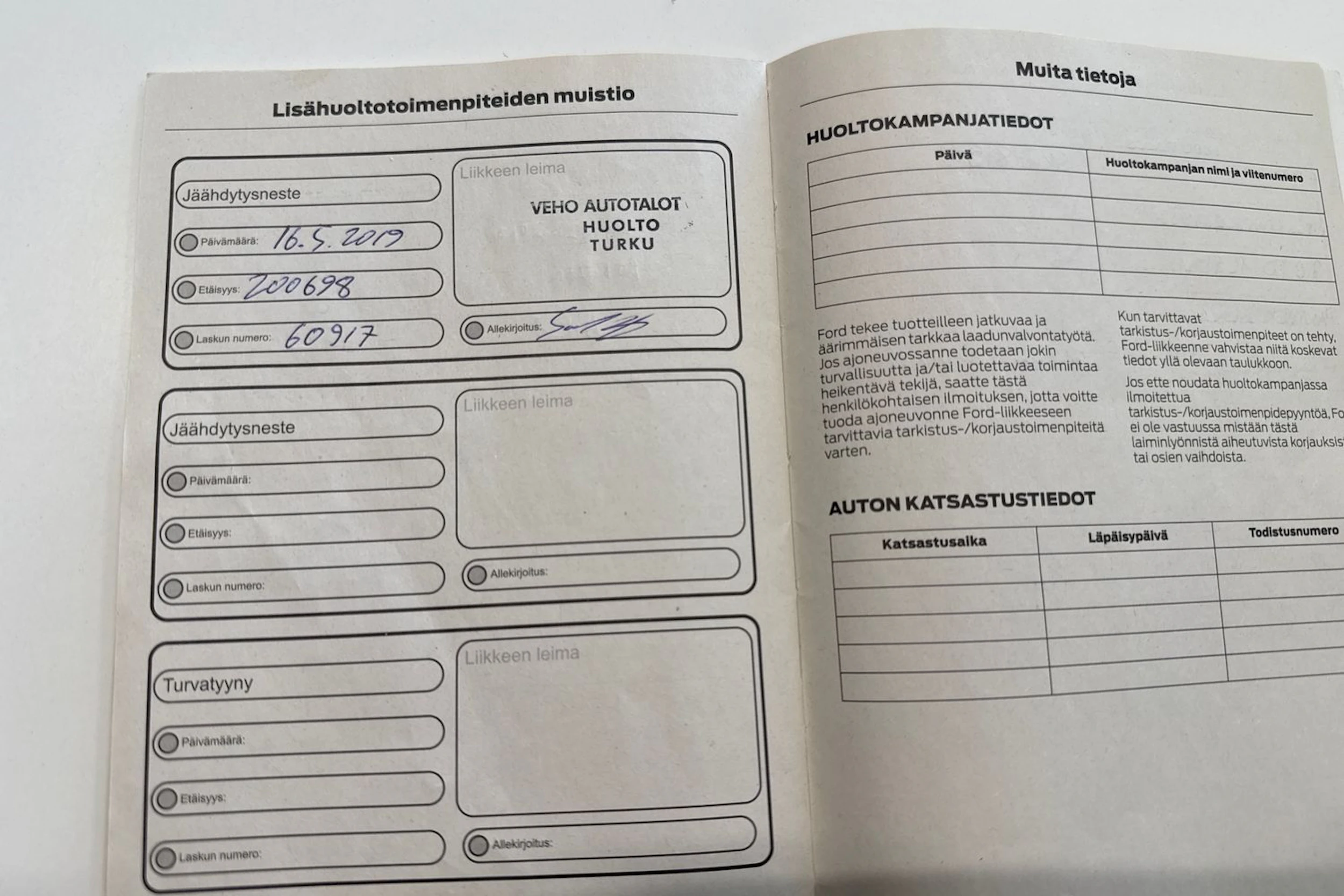 musta Ford C-Max 2012 kuva 36.