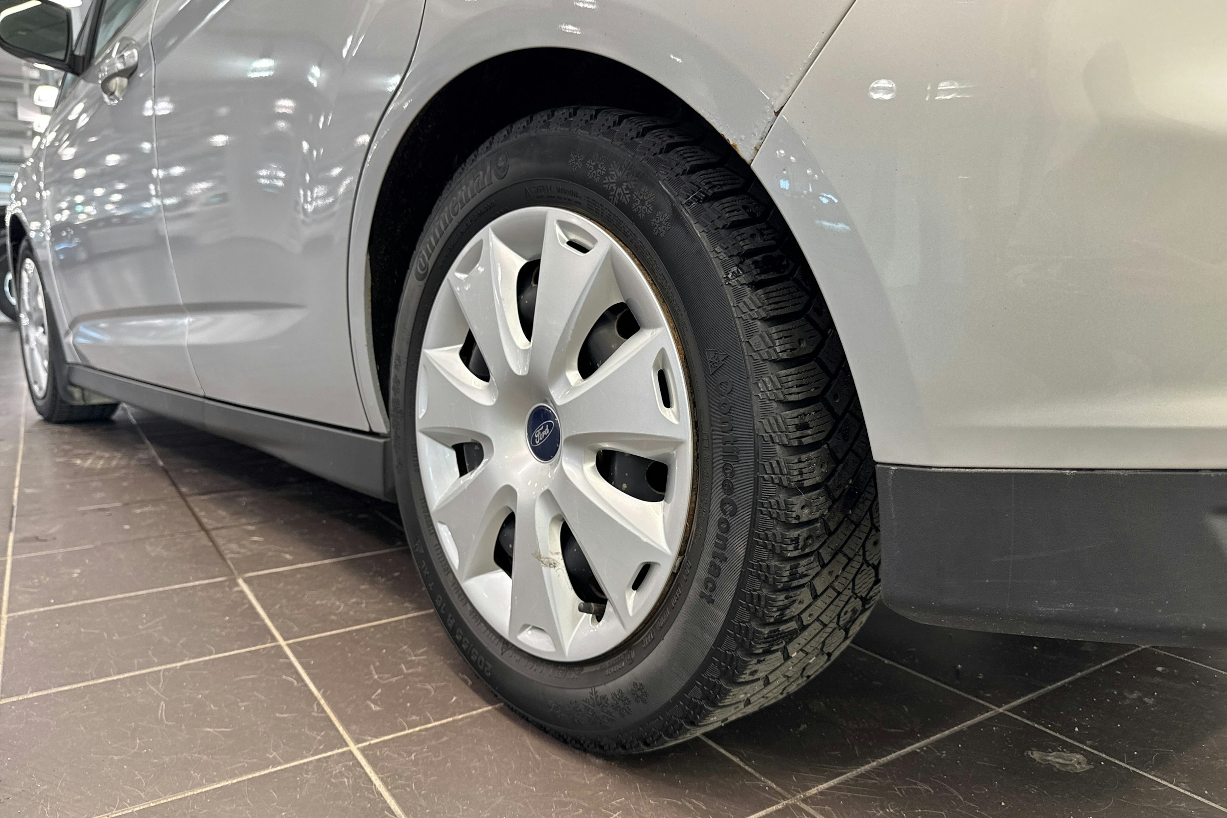 harmaa Ford C-Max 2012 kuva 13.