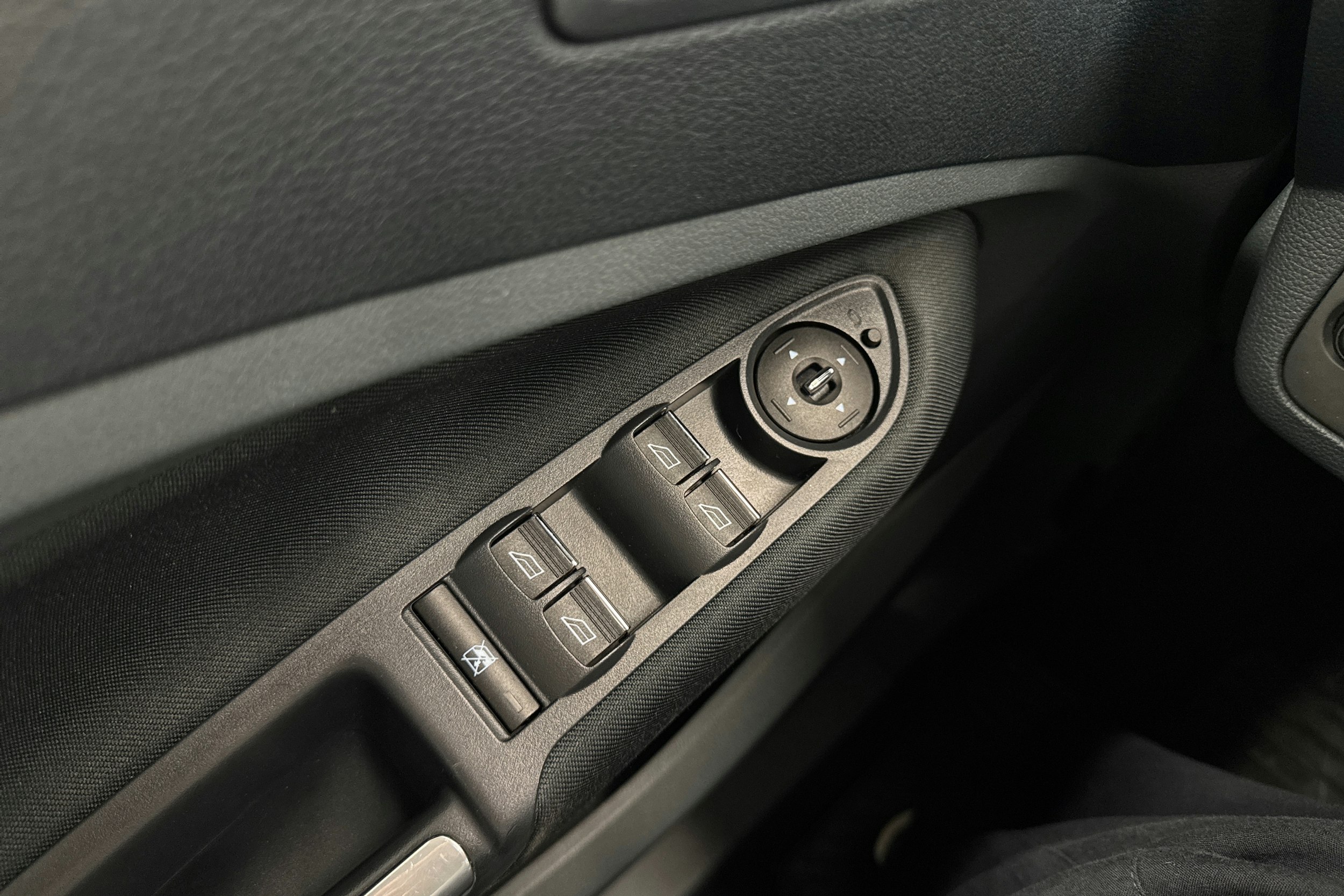 harmaa Ford C-Max 2012 kuva 19.