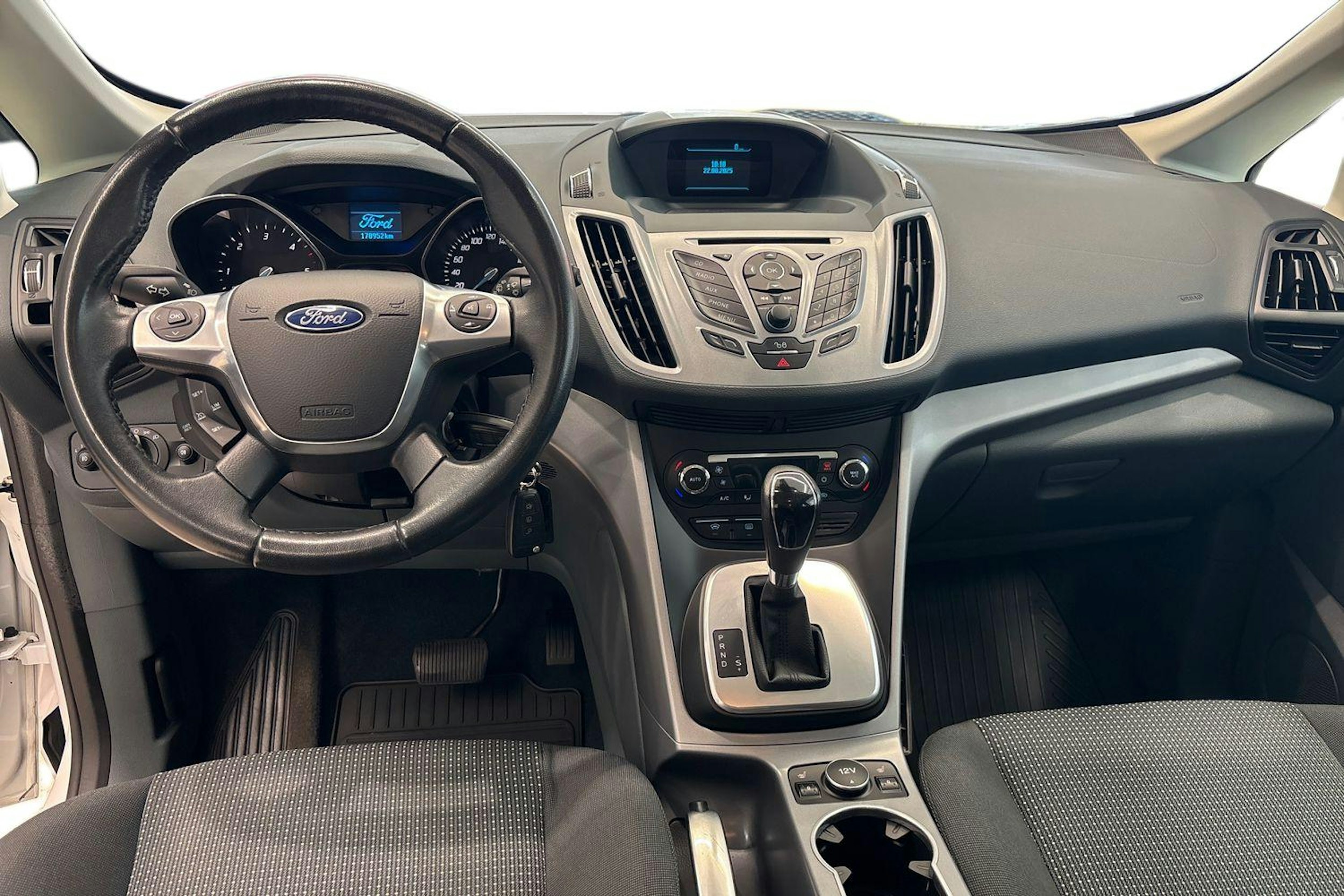Valkoinen Ford C-Max 2014 kuva 9.