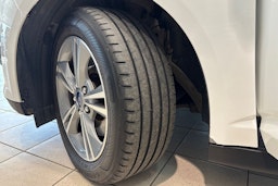 Valkoinen Ford C-Max 2014 kuva 13.