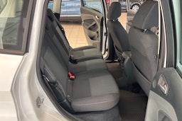Valkoinen Ford C-Max 2014 kuva 16.