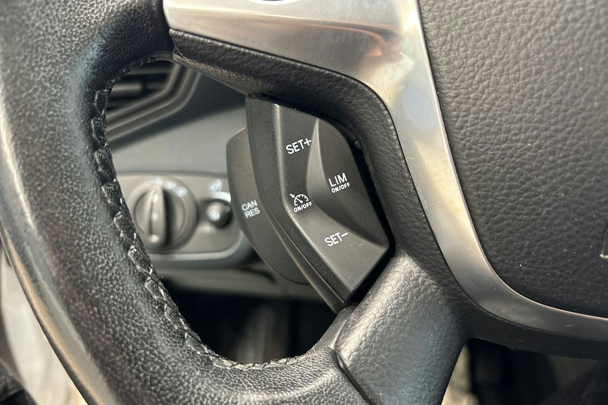 Valkoinen Ford C-Max 2014 kuva 20.