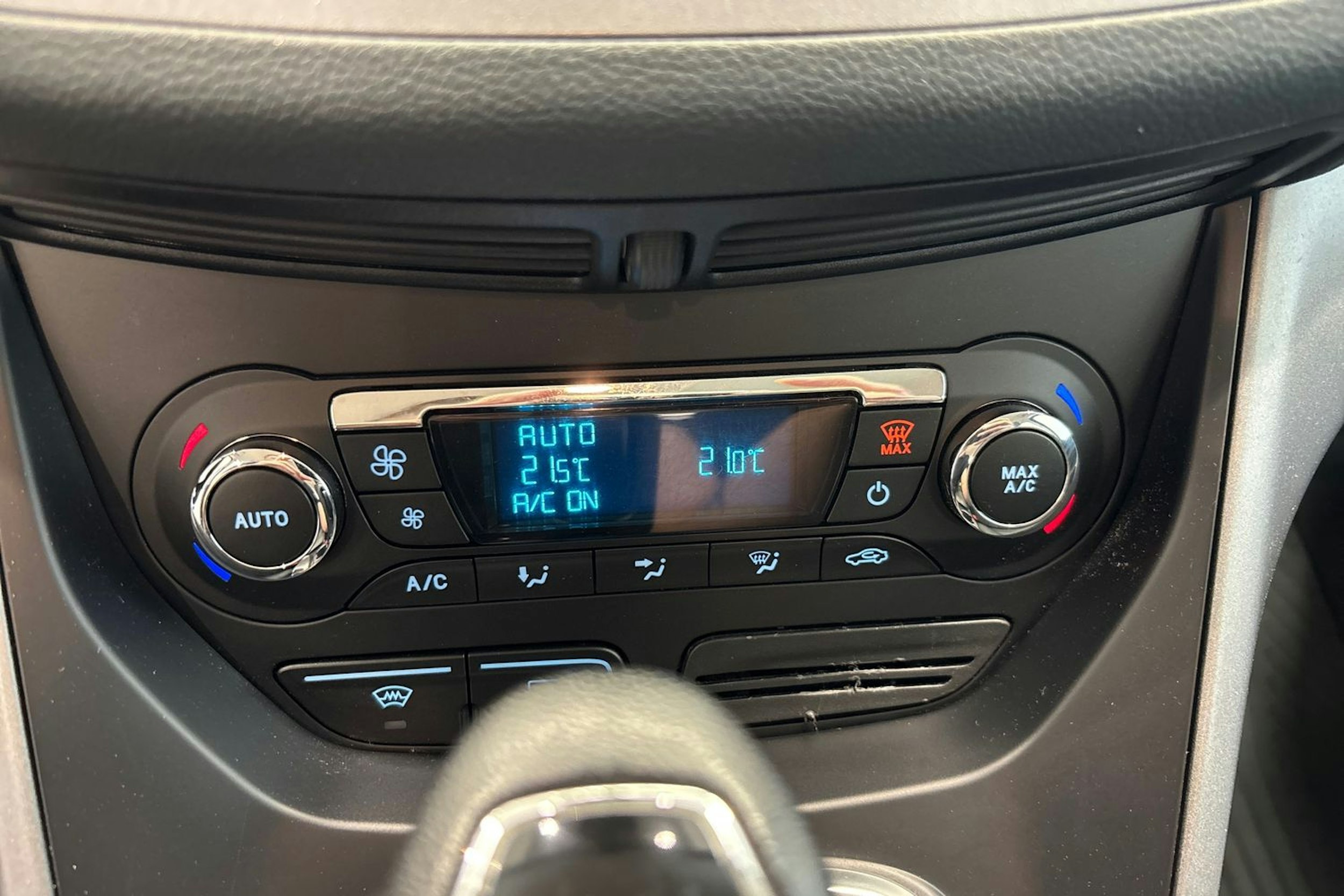 Valkoinen Ford C-Max 2014 kuva 22.