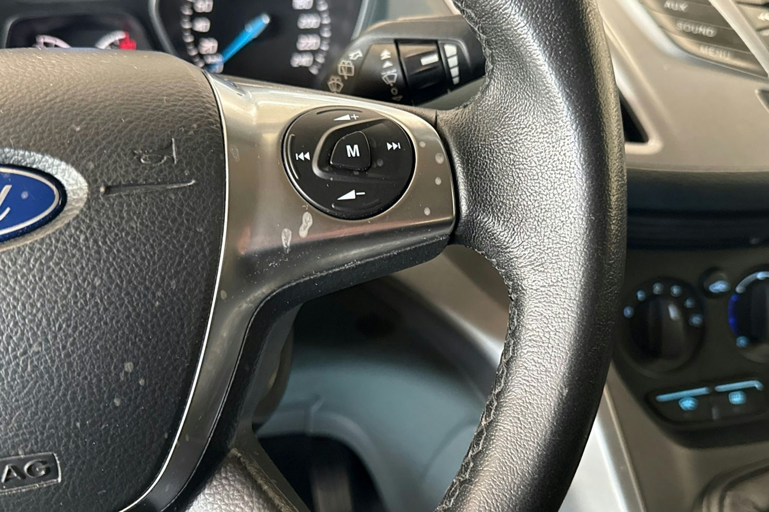 valkoinen Ford C-Max 2014 kuva 19.