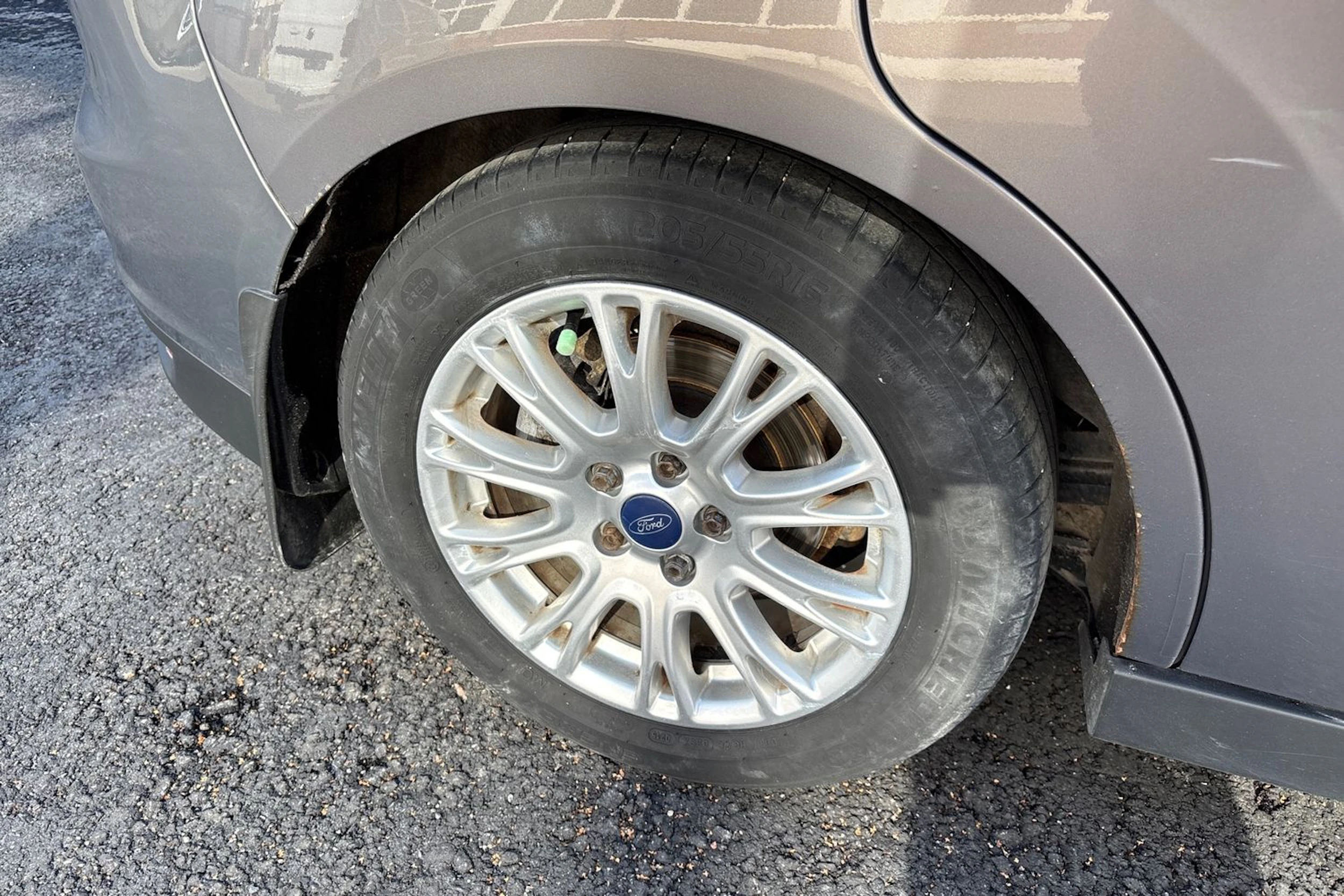 Ruskea (beige) Ford C-Max 2014 kuva 18.