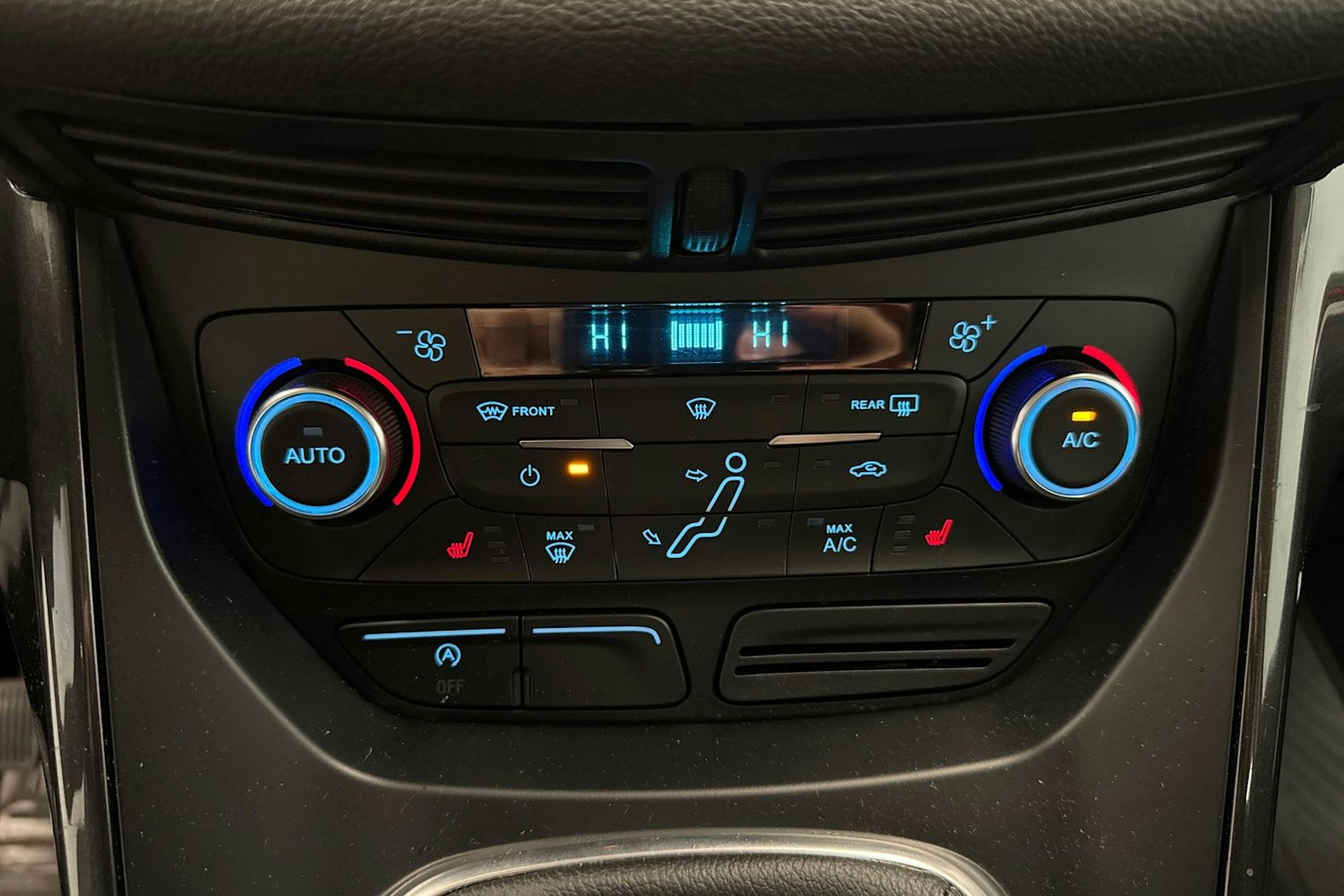 sininen Ford C-Max 2015 kuva 16.