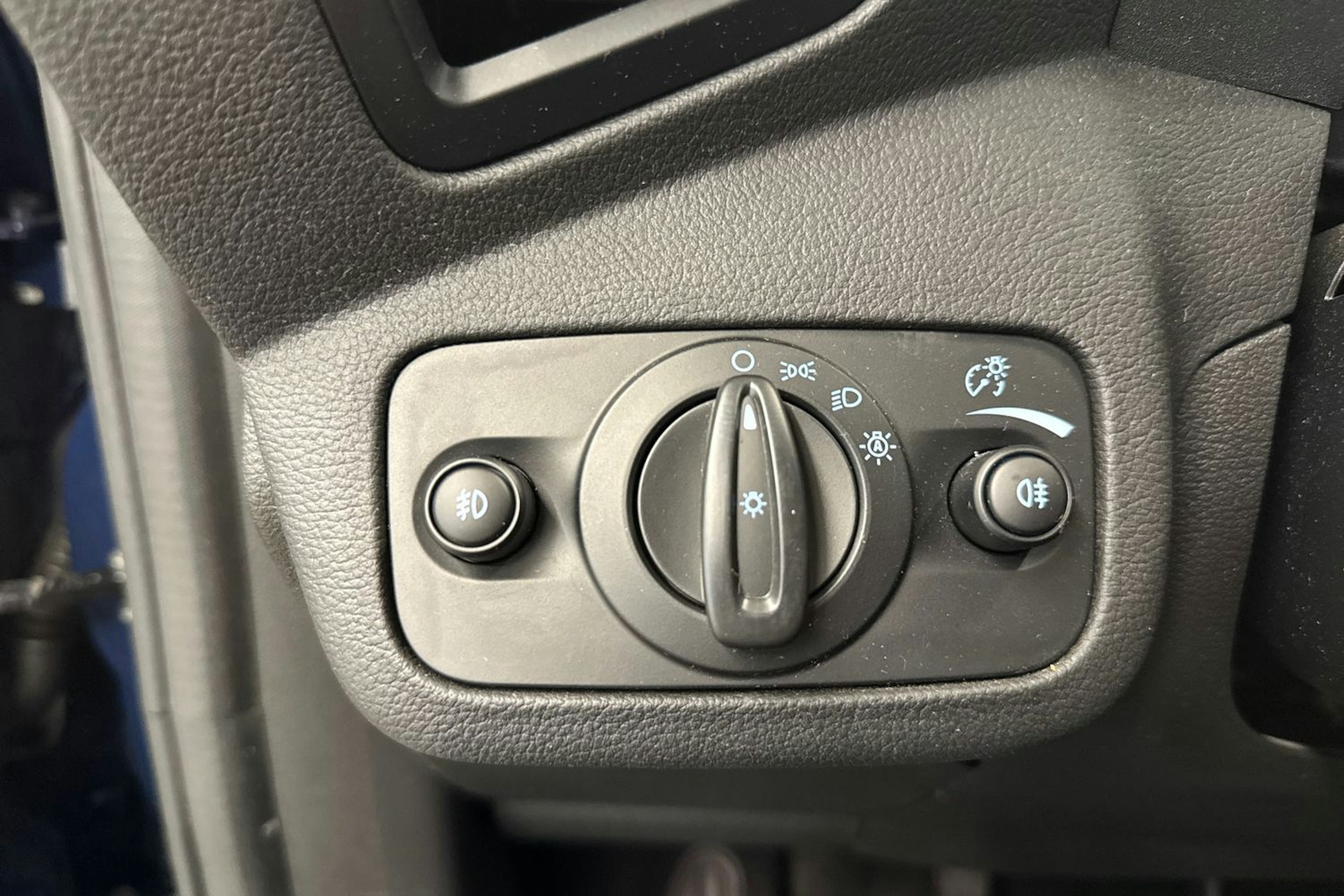 sininen Ford C-Max 2015 kuva 17.