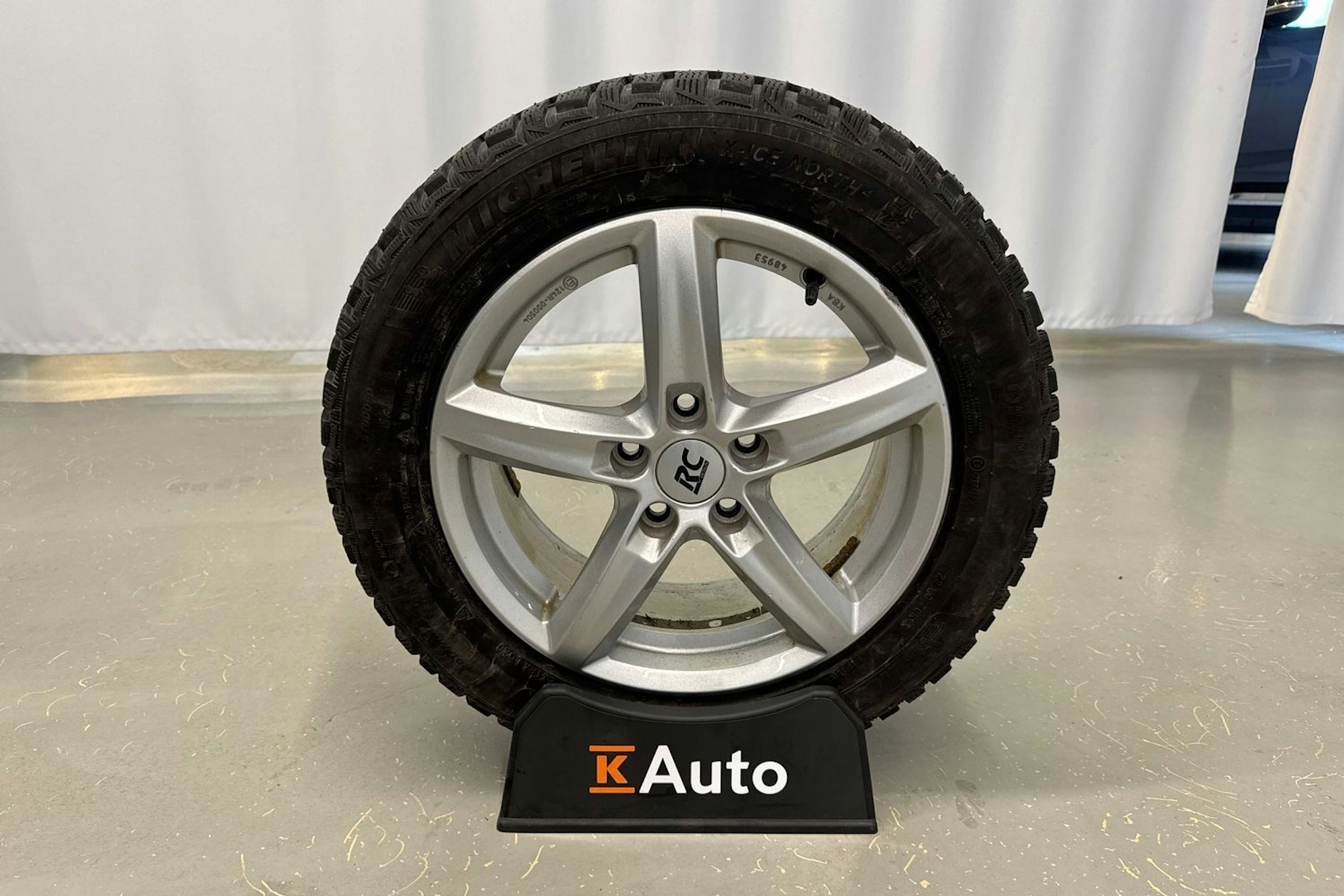 sininen Ford C-Max 2015 kuva 21.