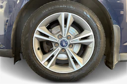 Sininen Ford C-Max 2015 kuva 9.