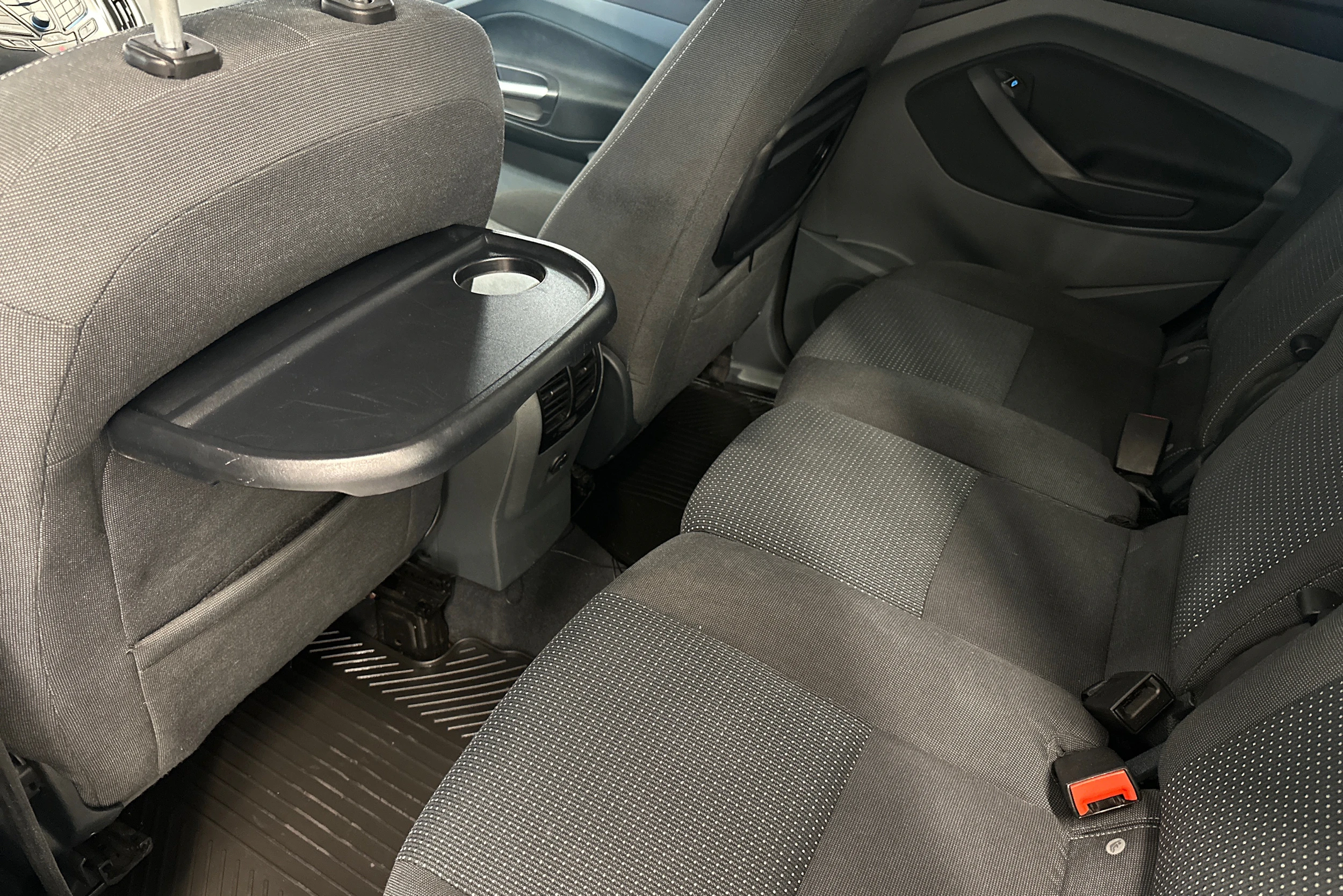 Sininen Ford C-Max 2015 kuva 11.