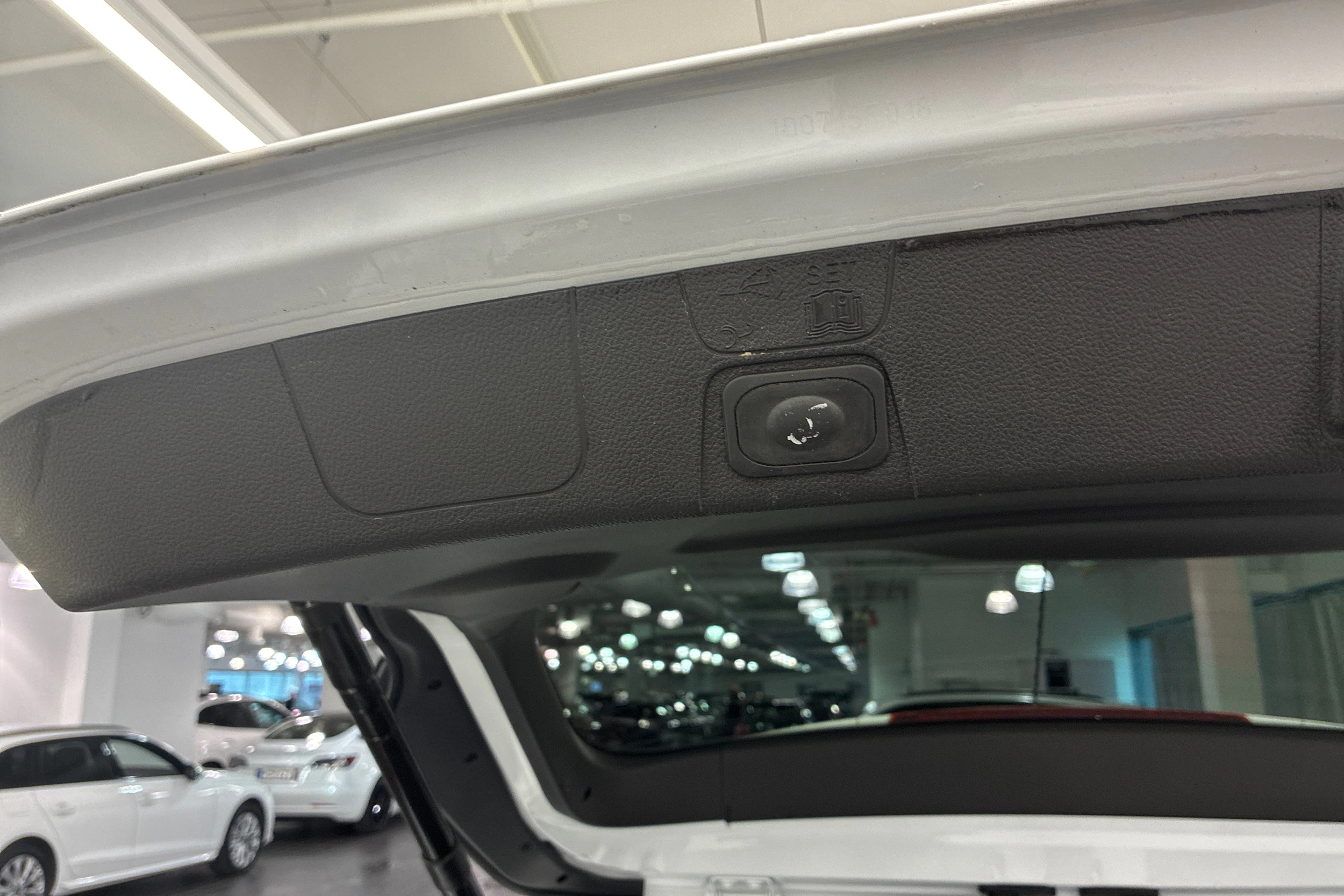 valkoinen Ford C-Max 2016 kuva 12.
