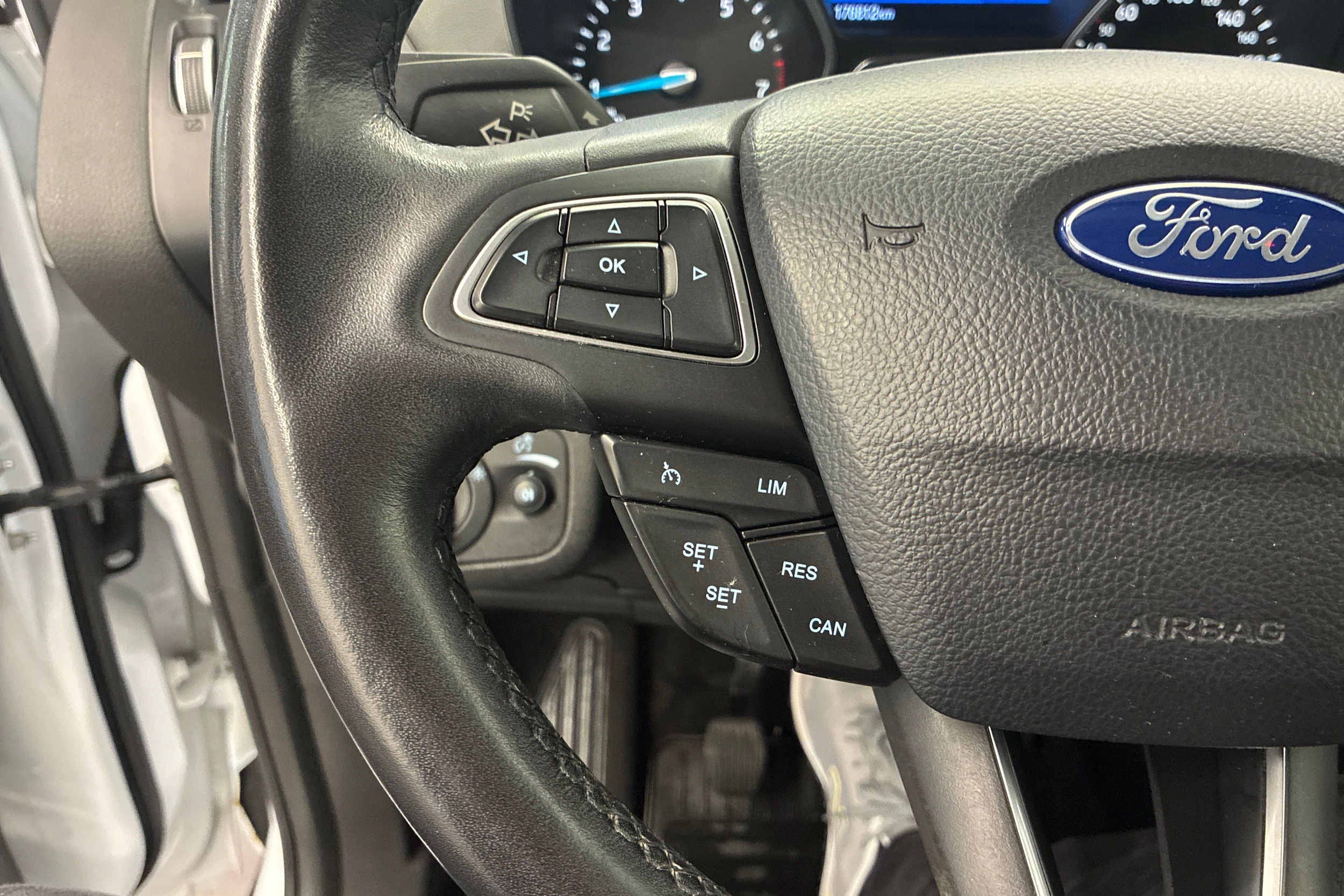 valkoinen Ford C-Max 2016 kuva 16.