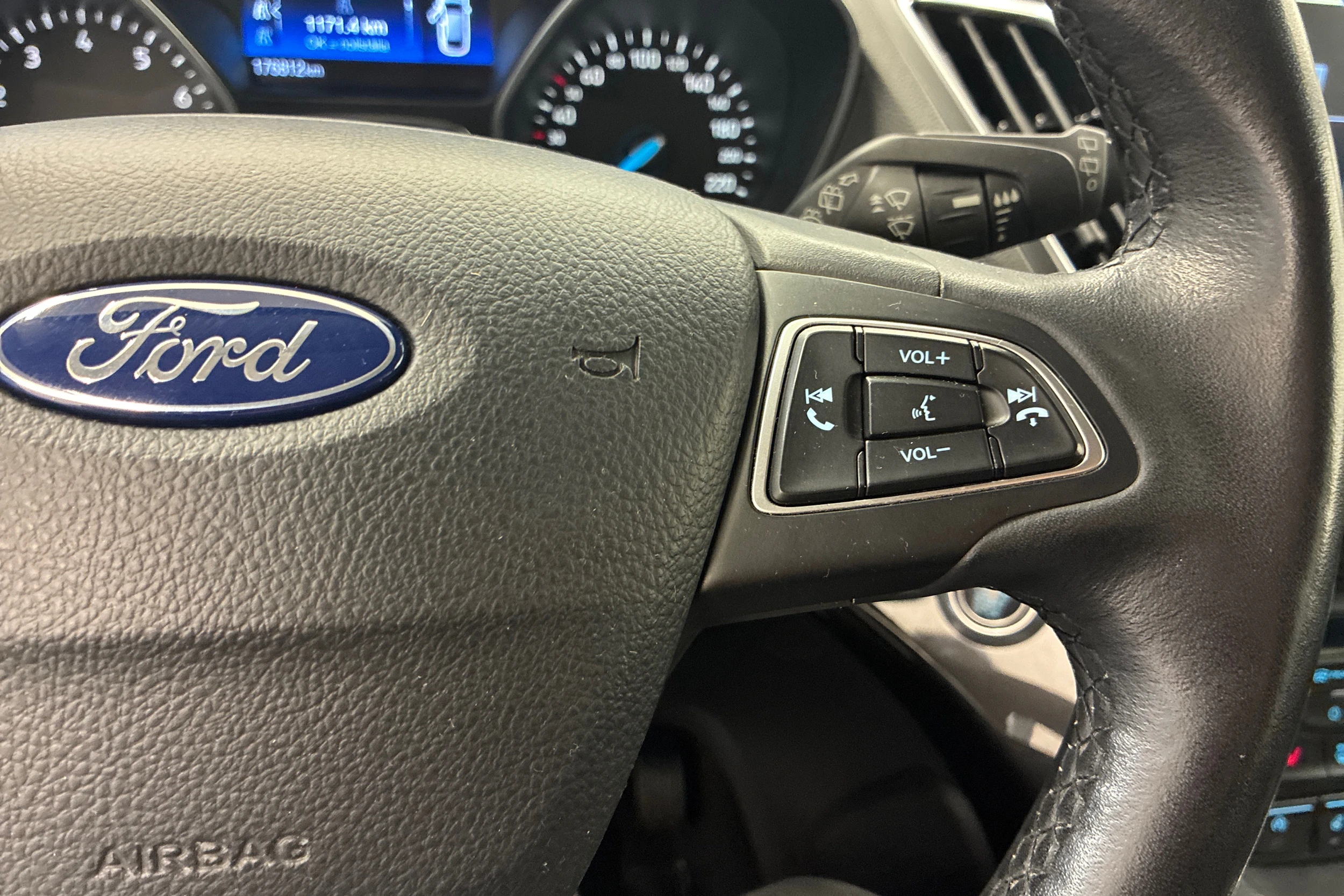 valkoinen Ford C-Max 2016 kuva 17.