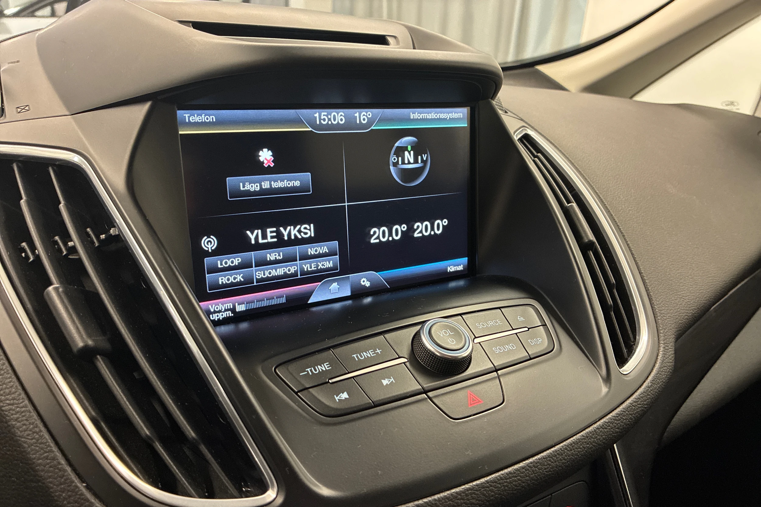 valkoinen Ford C-Max 2016 kuva 18.