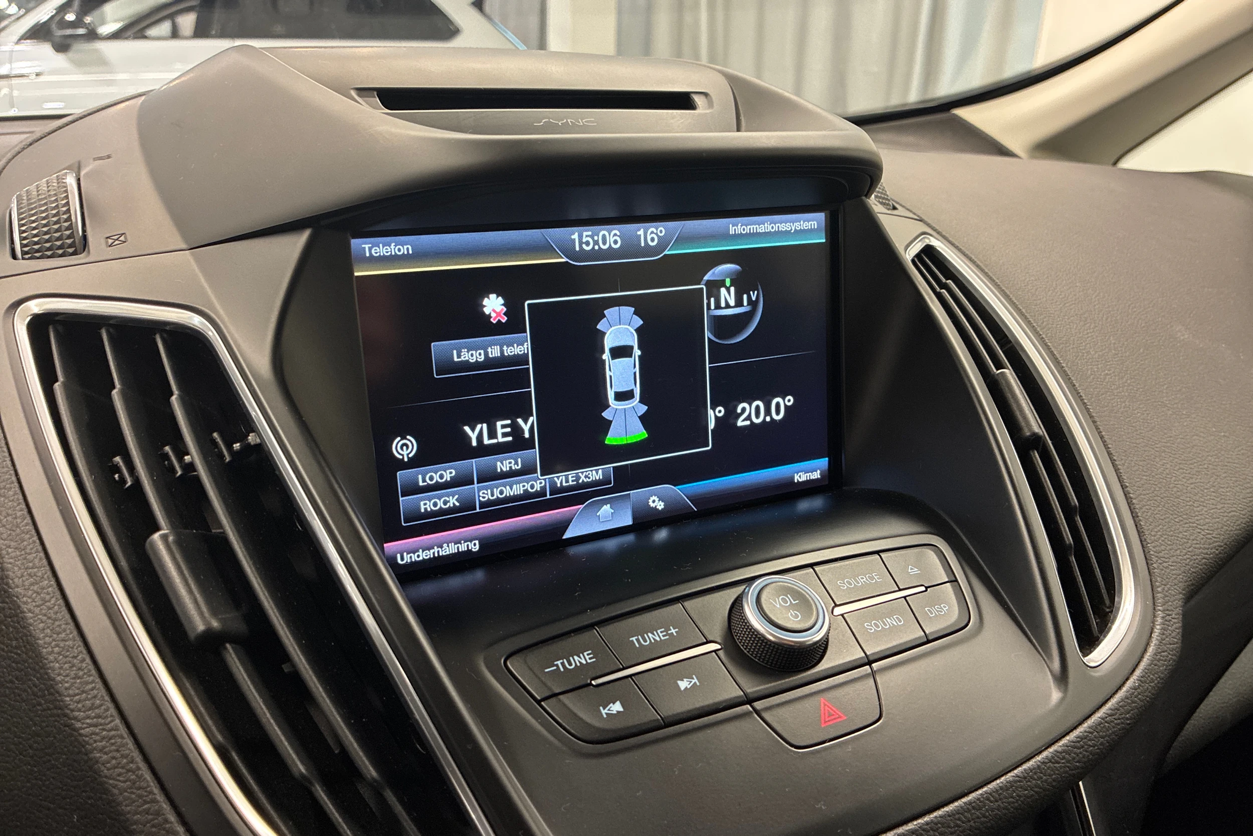 valkoinen Ford C-Max 2016 kuva 19.