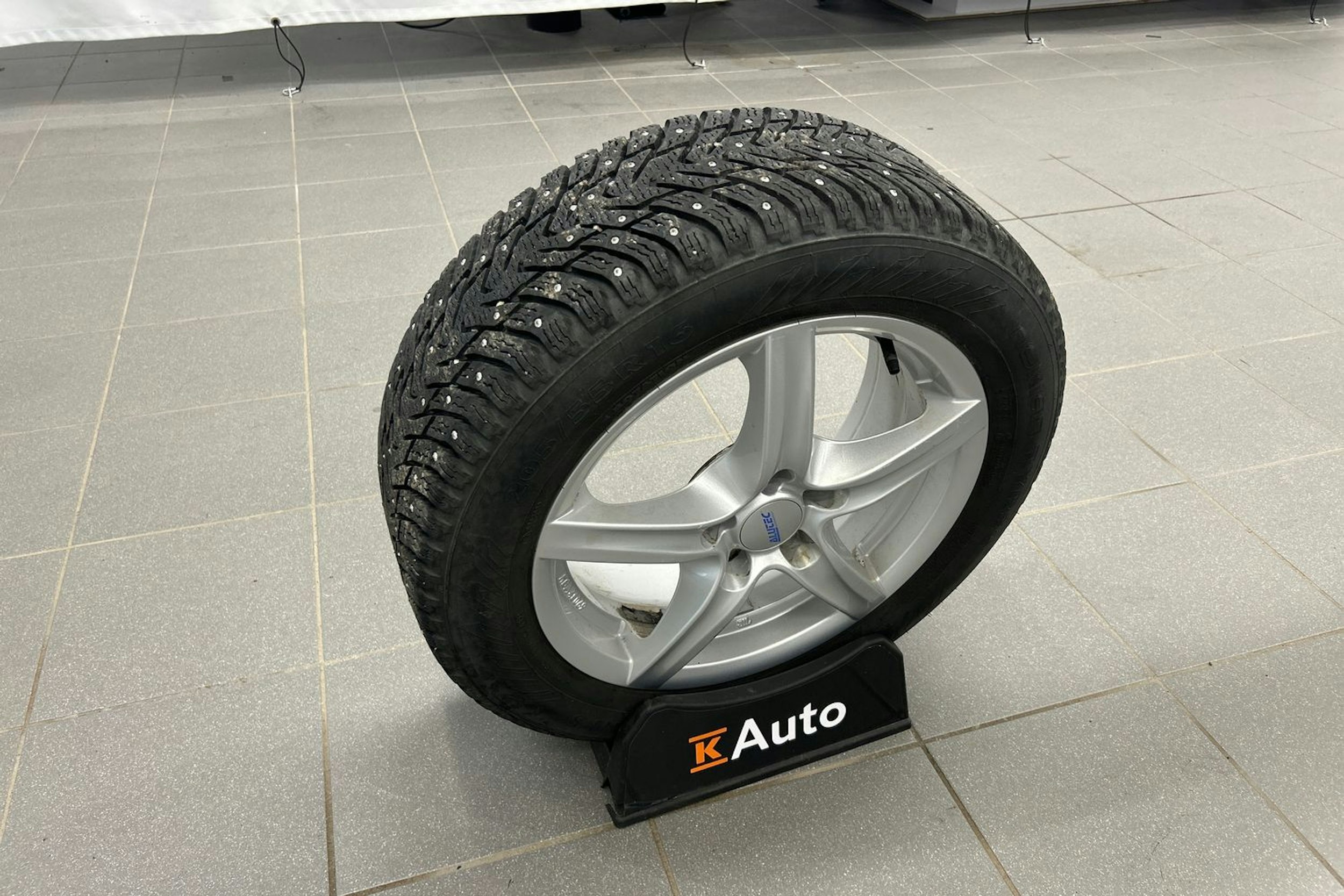 harmaa Ford C-Max 2017 kuva 14.