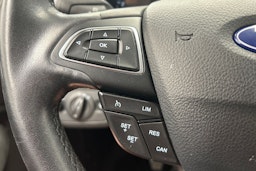 harmaa Ford C-Max 2017 kuva 16.