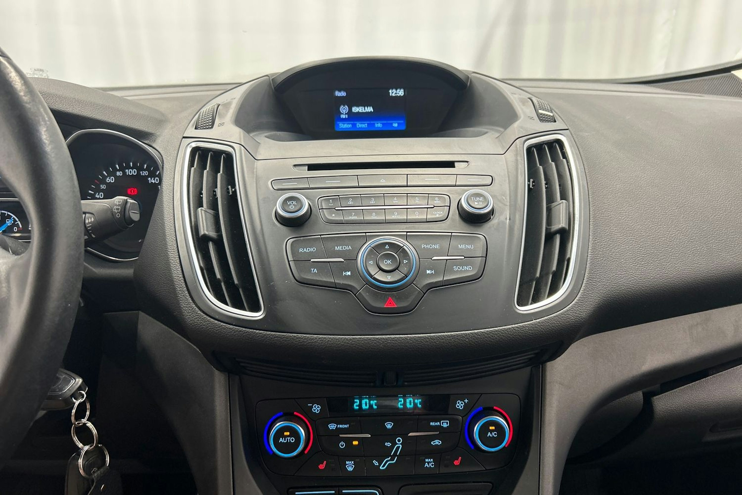 harmaa Ford C-Max 2017 kuva 18.