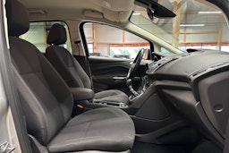 harmaa Ford C-Max 2017 kuva 15.