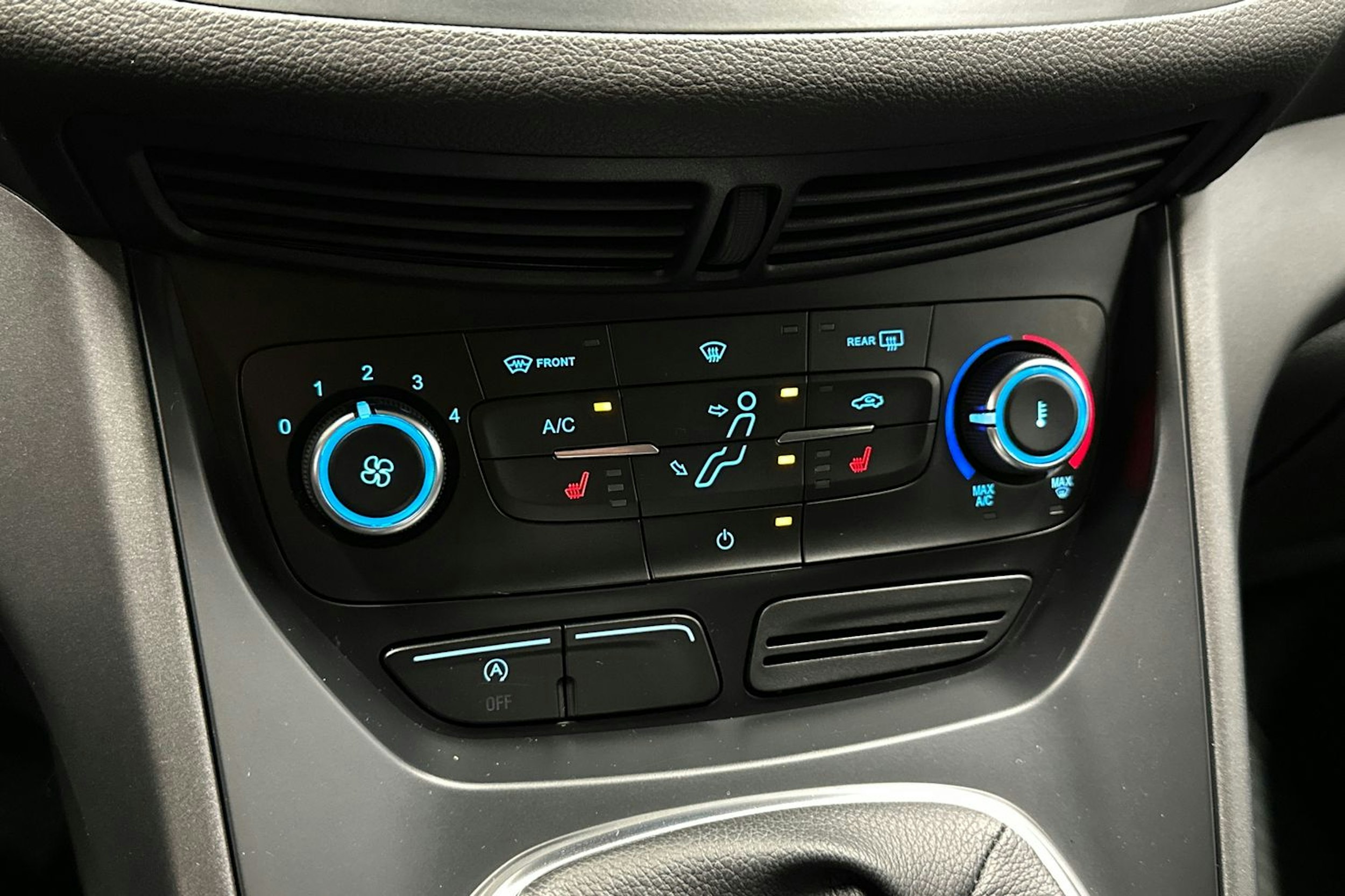 harmaa Ford C-Max 2017 kuva 21.