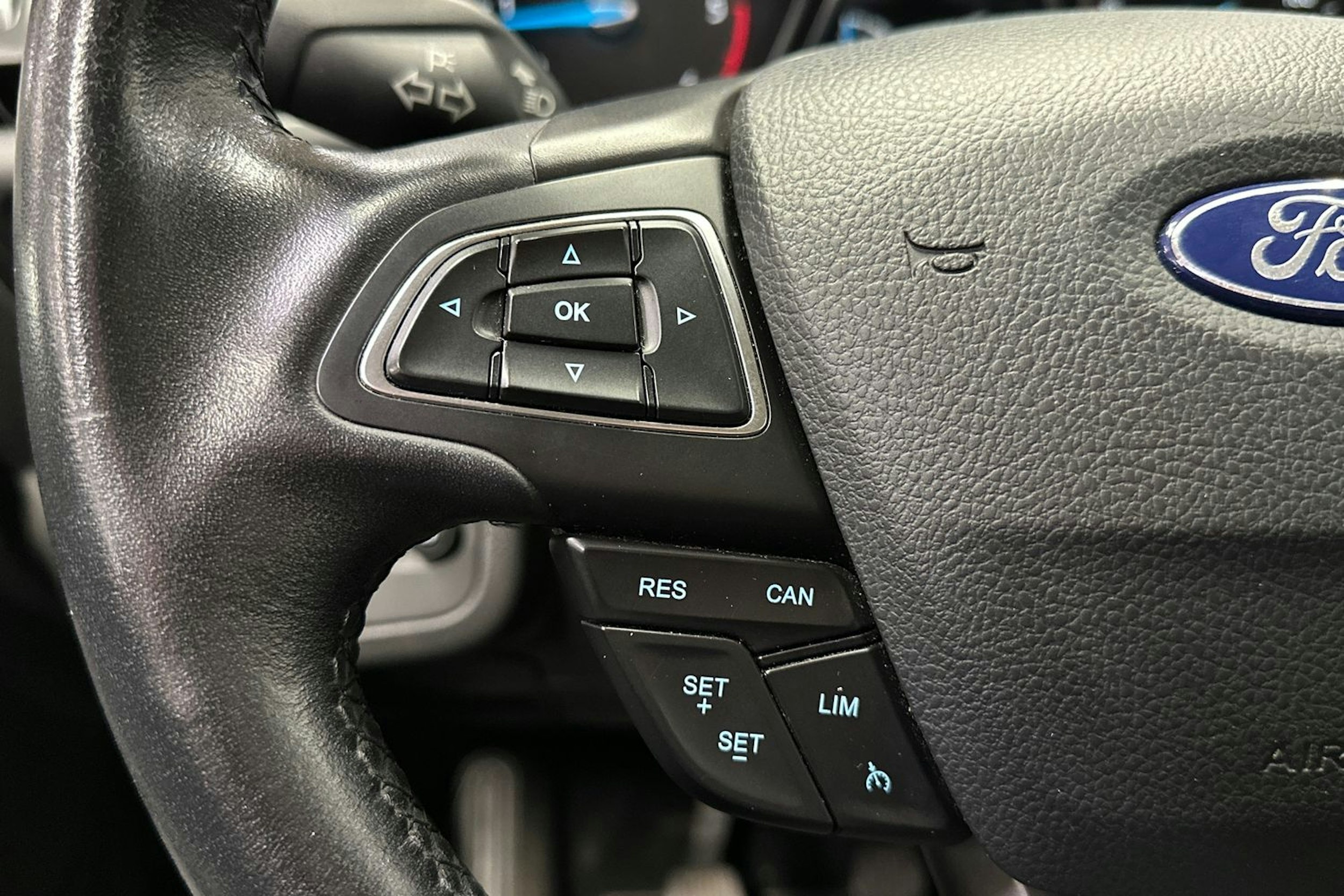 harmaa Ford C-Max 2017 kuva 25.