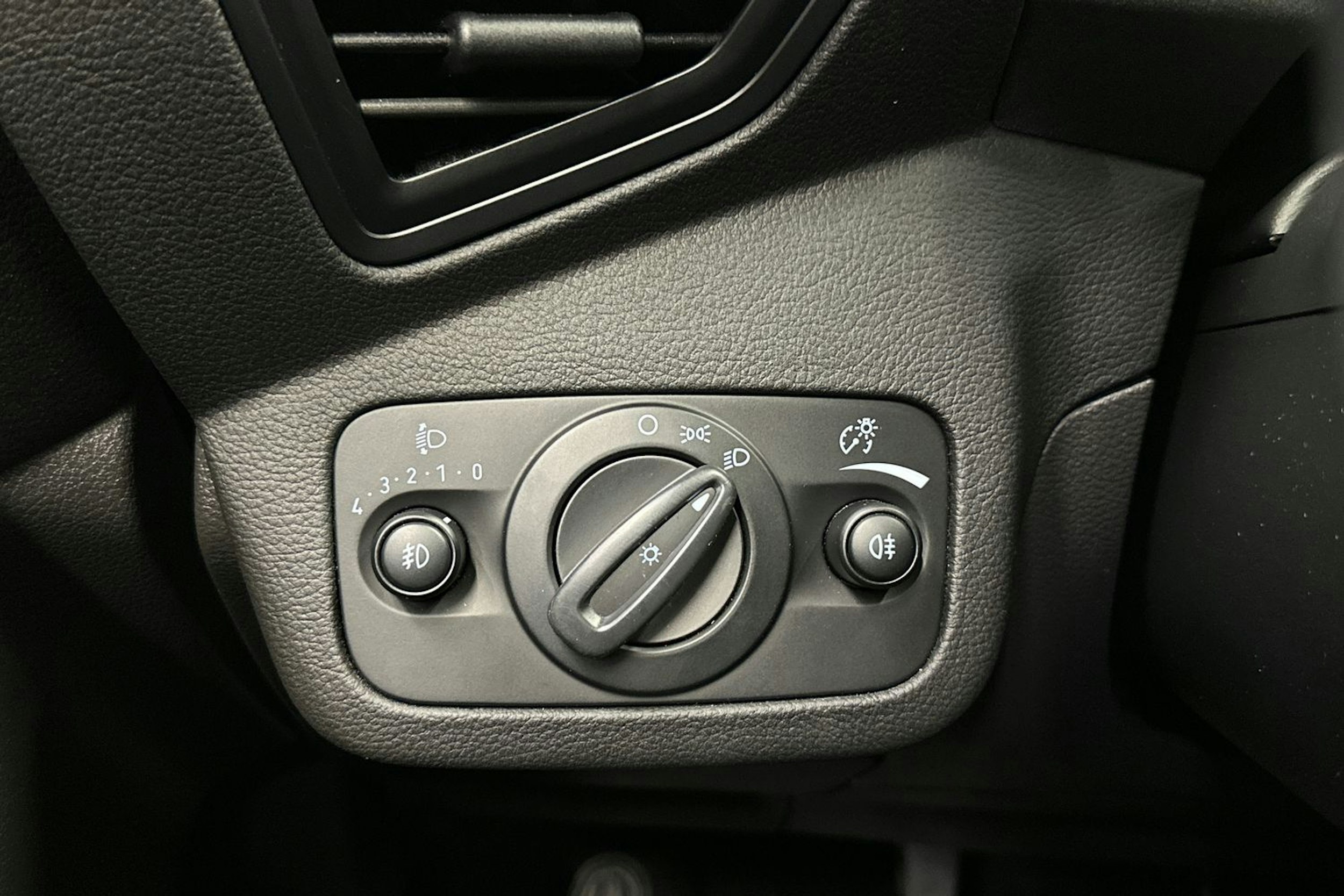 harmaa Ford C-Max 2017 kuva 27.