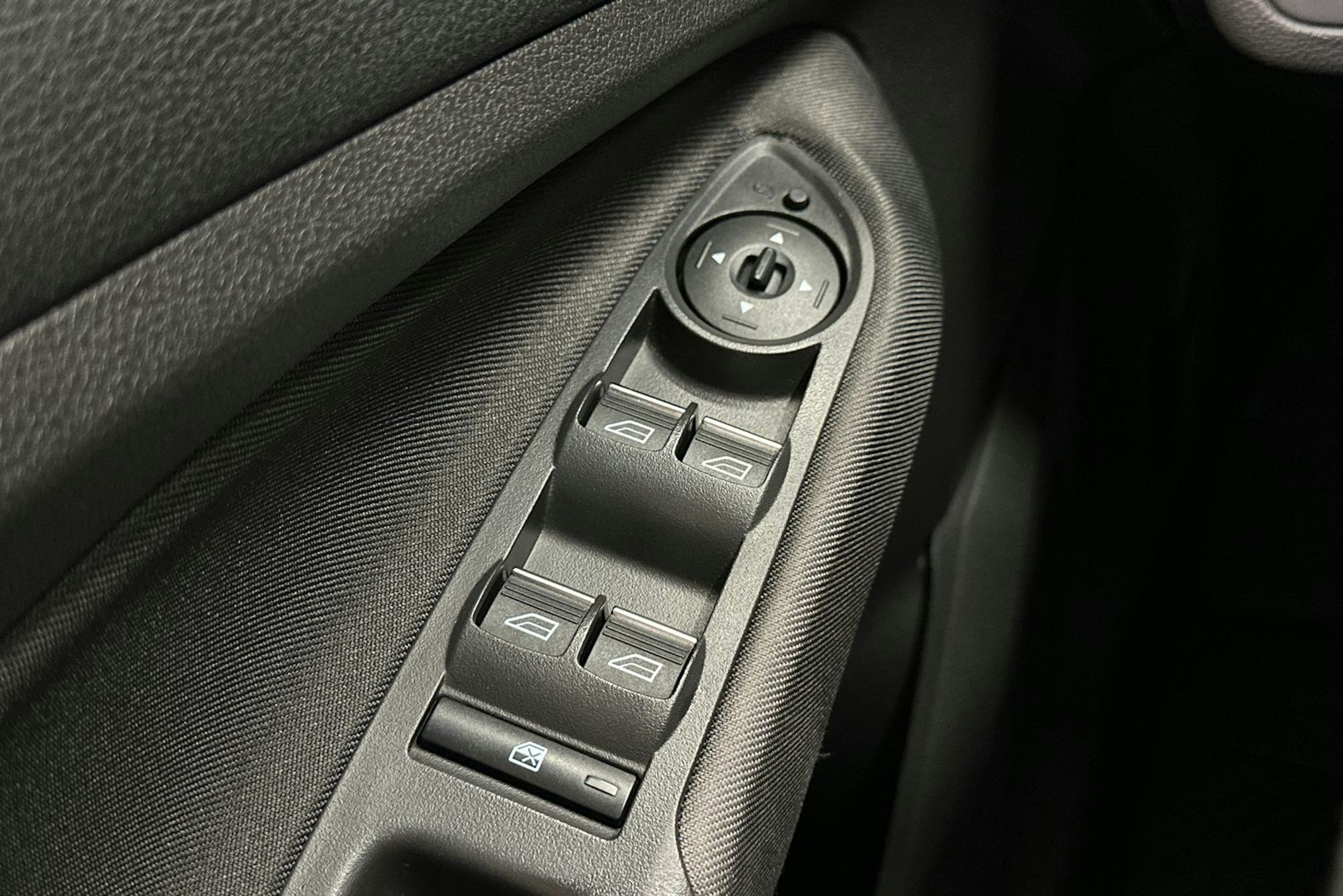 harmaa Ford C-Max 2017 kuva 28.