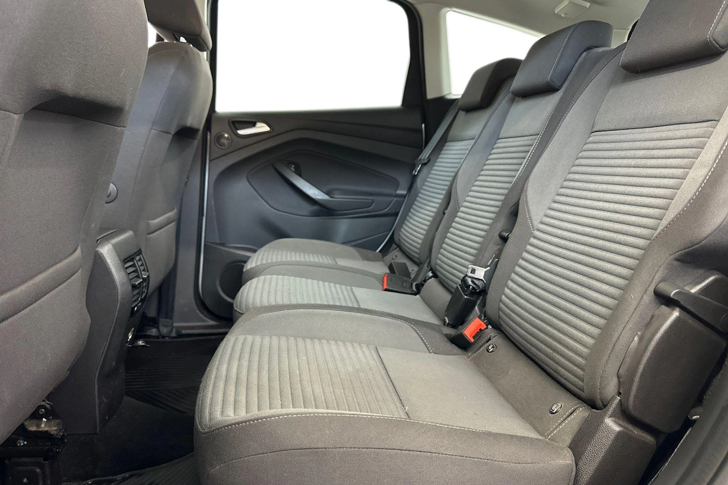 harmaa Ford C-Max 2017 kuva 8.