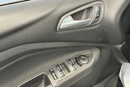harmaa Ford C-Max 2017 kuva 15.