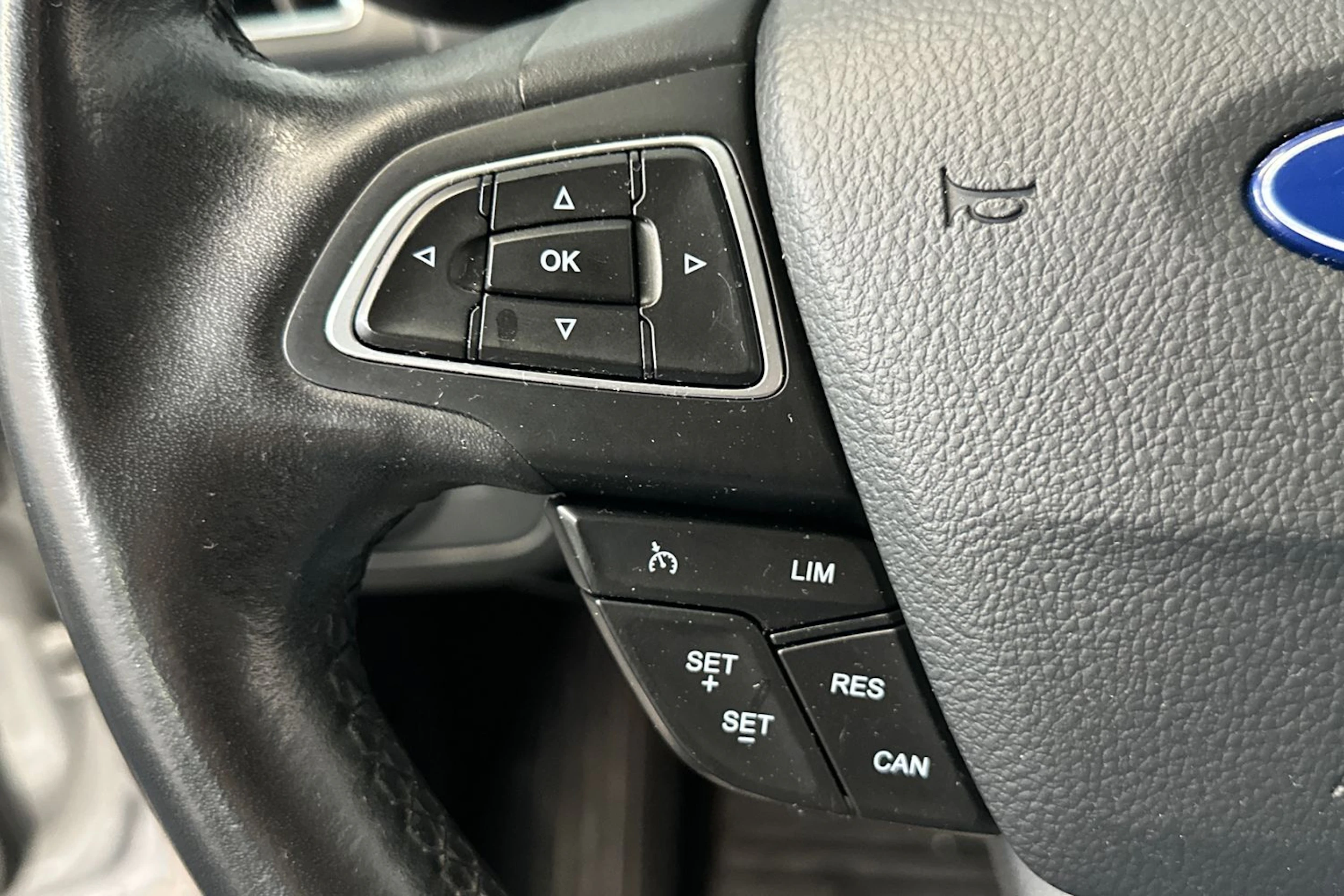 harmaa Ford C-Max 2017 kuva 17.