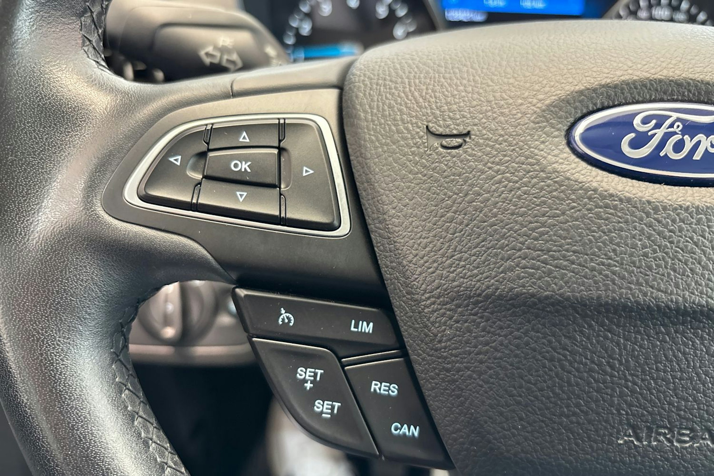 Valkoinen Ford C-Max 2017 kuva 15.