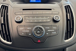Valkoinen Ford C-Max 2017 kuva 19.