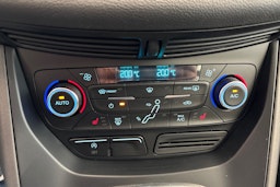 Valkoinen Ford C-Max 2017 kuva 20.