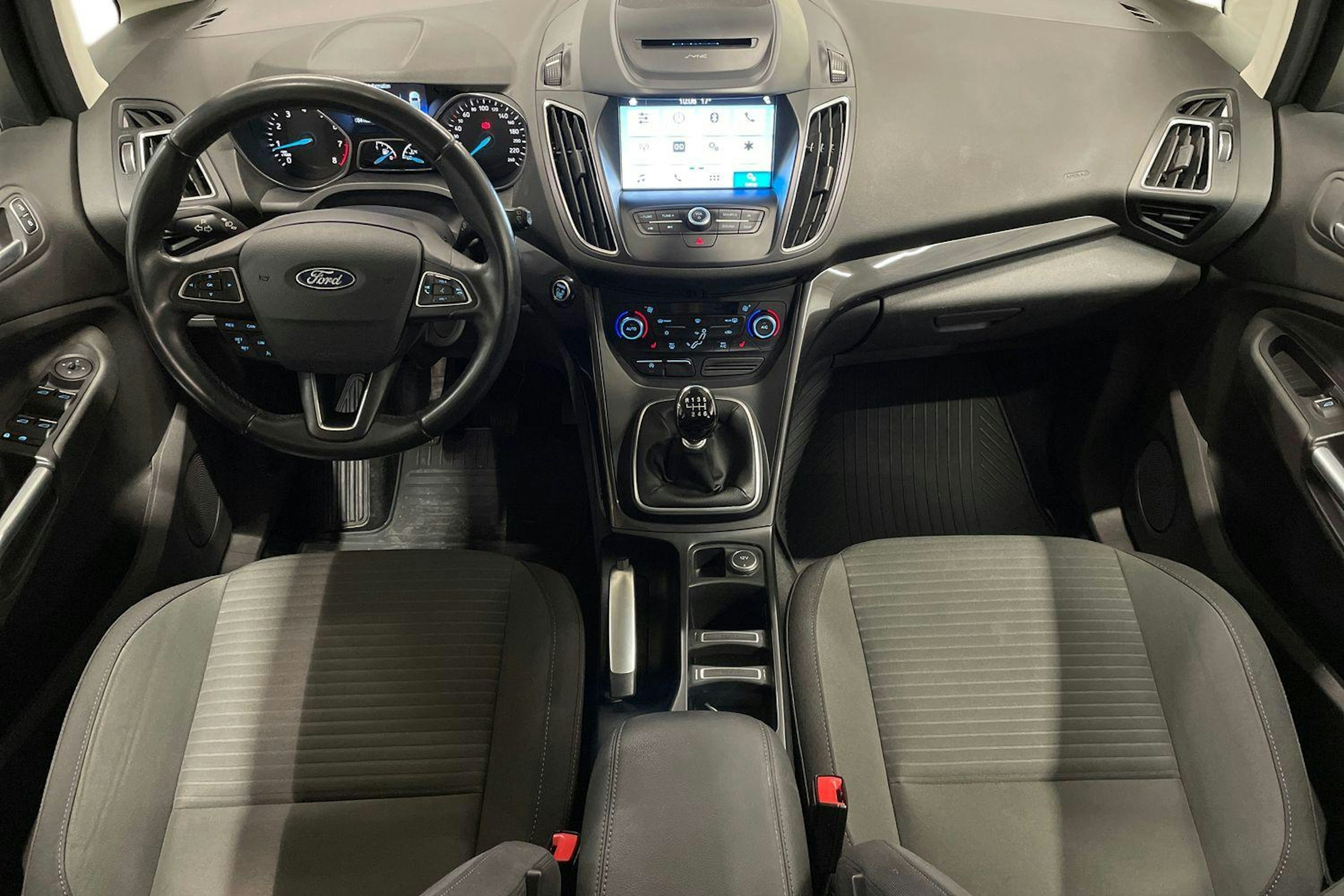 valkoinen Ford C-Max 2018 kuva 7.