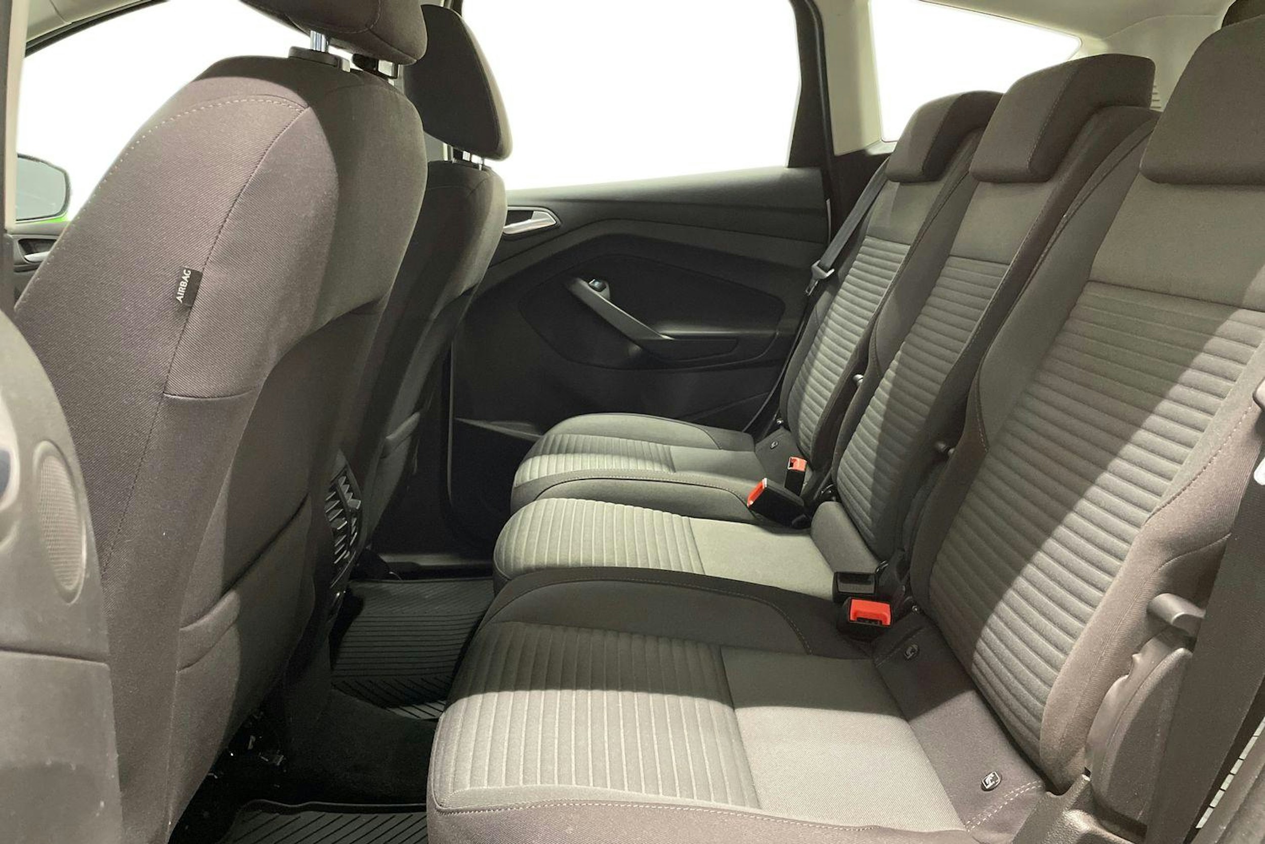 valkoinen Ford C-Max 2018 kuva 8.