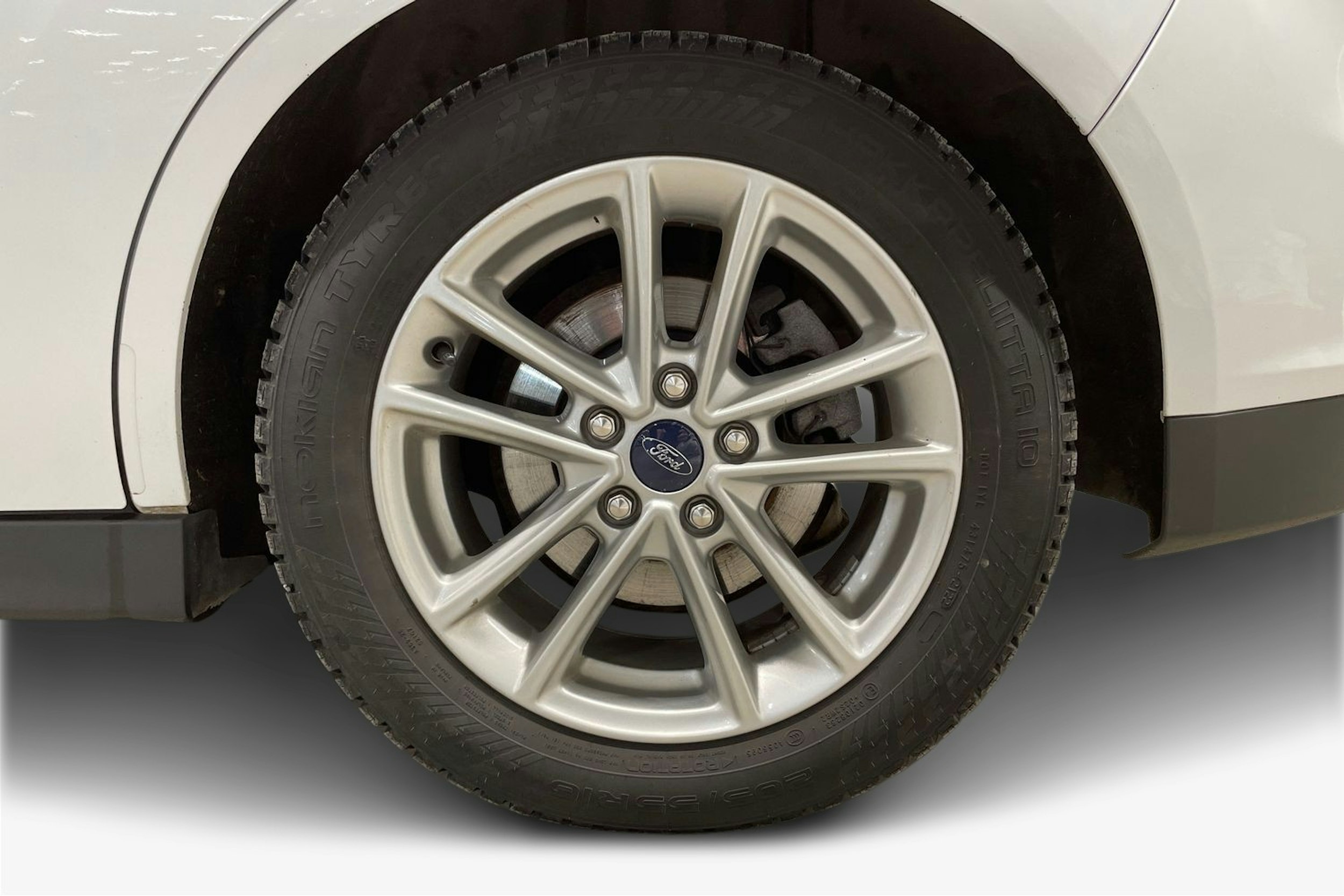 valkoinen Ford C-Max 2018 kuva 9.