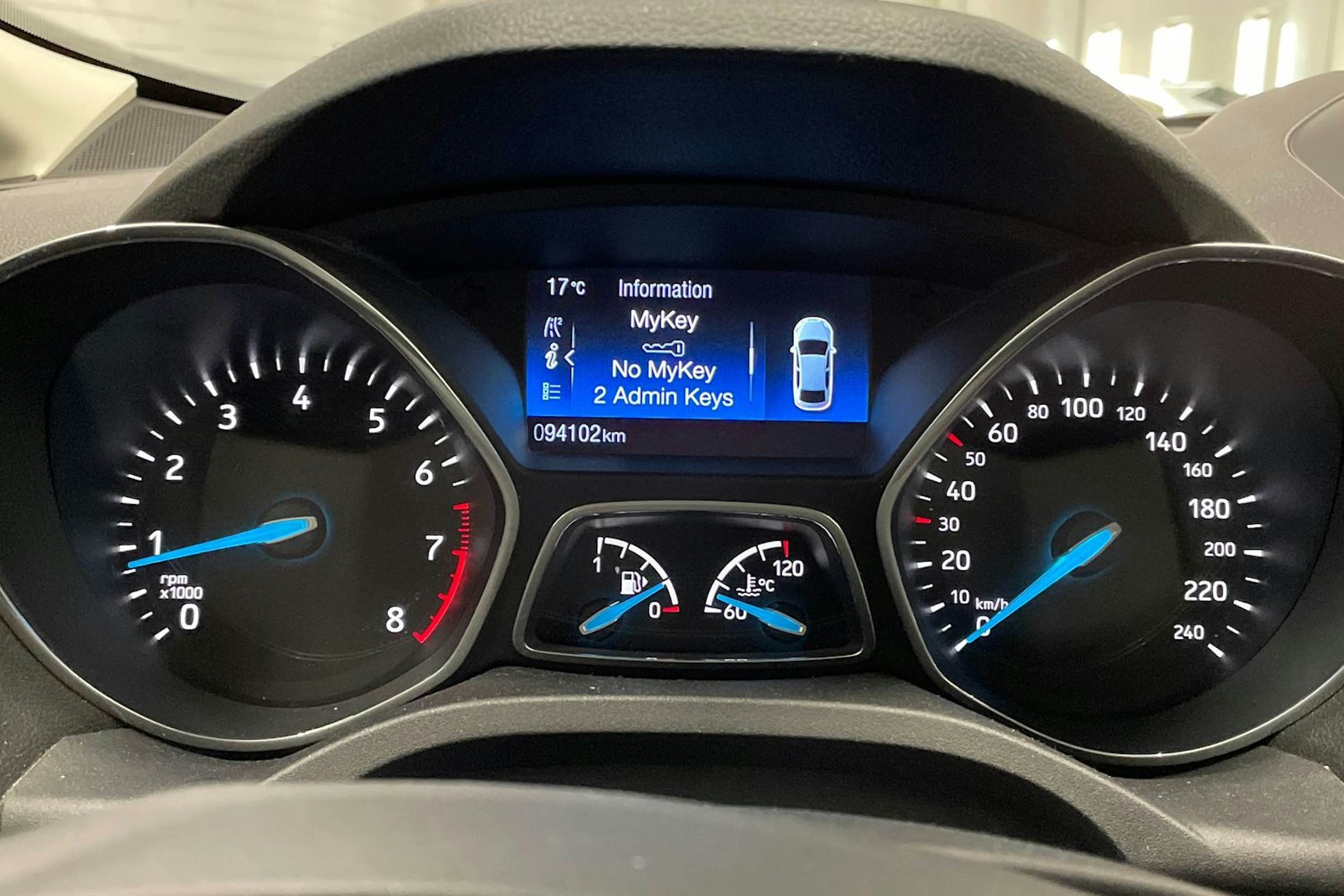 valkoinen Ford C-Max 2018 kuva 13.