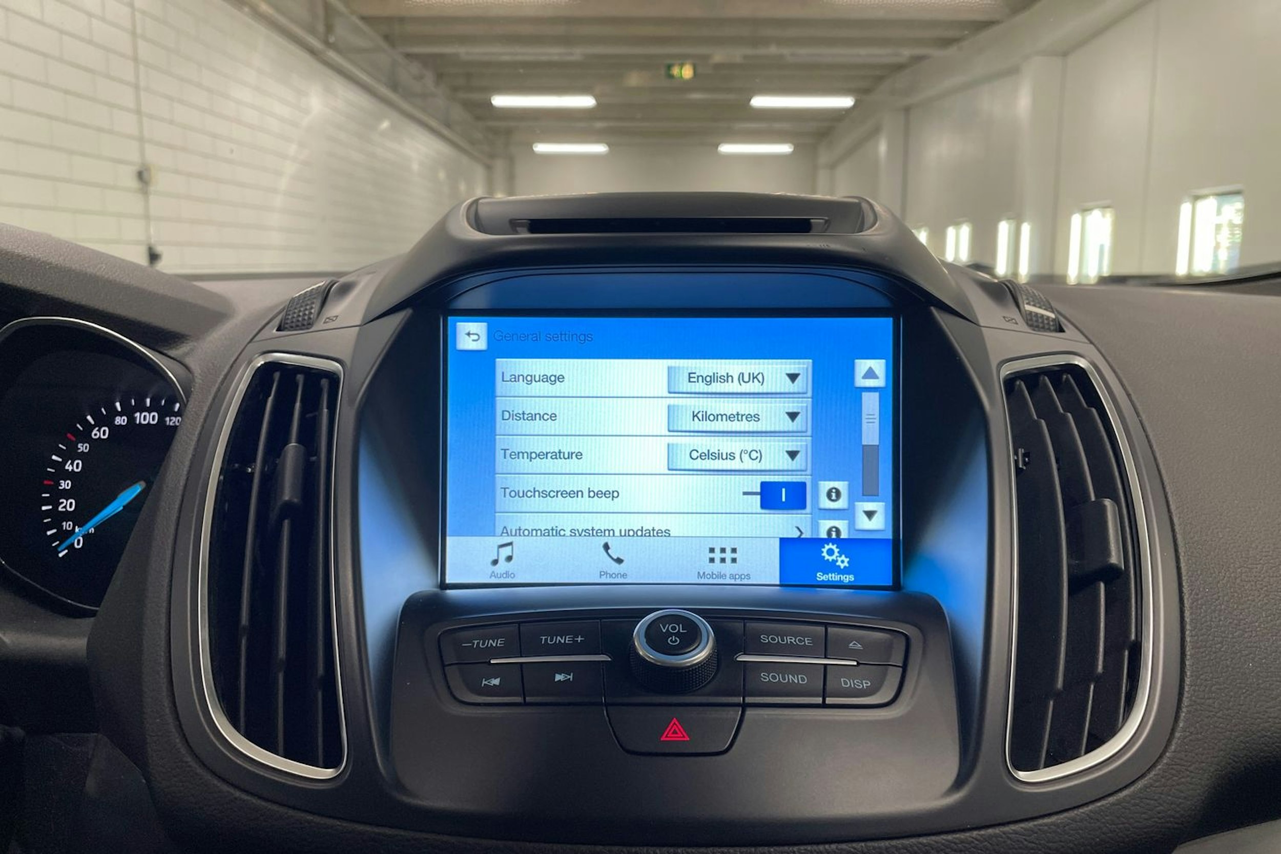 valkoinen Ford C-Max 2018 kuva 16.