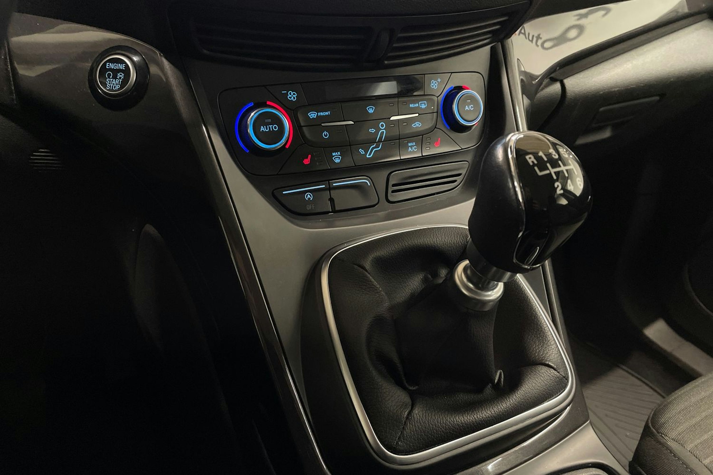 valkoinen Ford C-Max 2018 kuva 17.