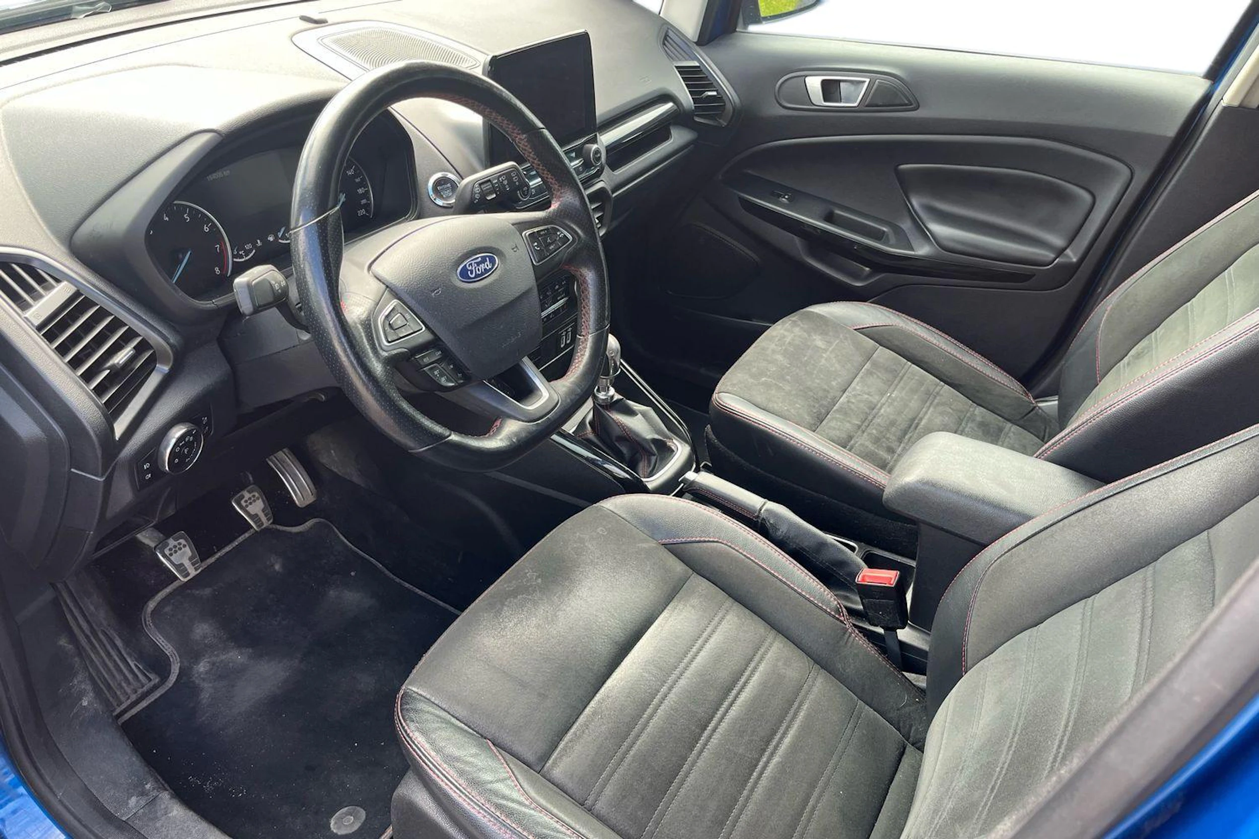 sininen Ford Ecosport 2018 kuva 3.