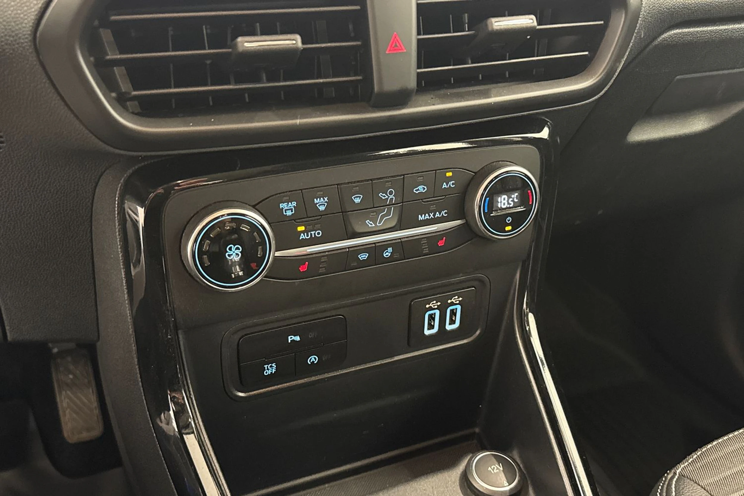 Sininen Ford Ecosport 2018 kuva 15.