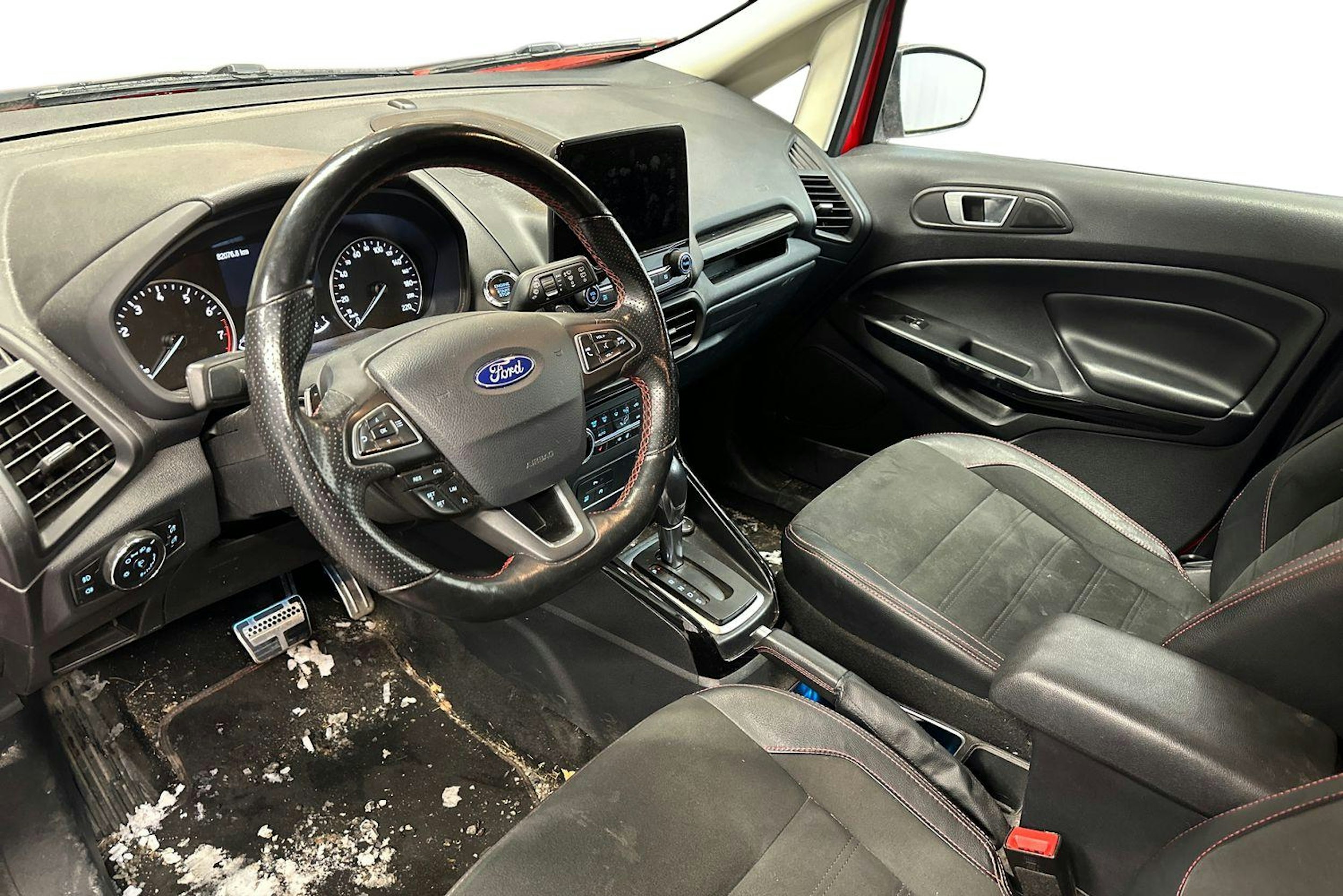 Punainen Ford Ecosport 2019 kuva 3.