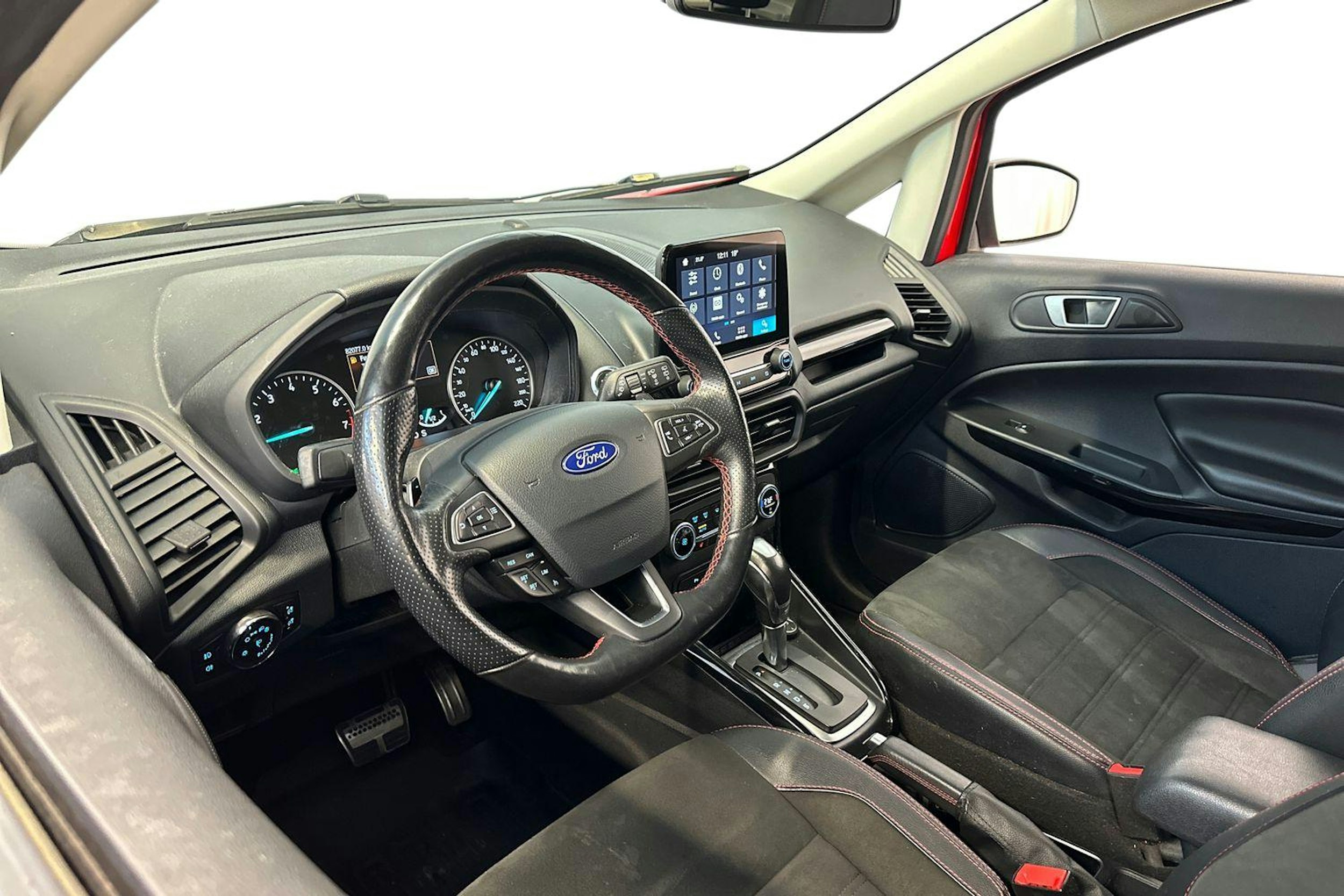 Punainen Ford Ecosport 2019 kuva 7.