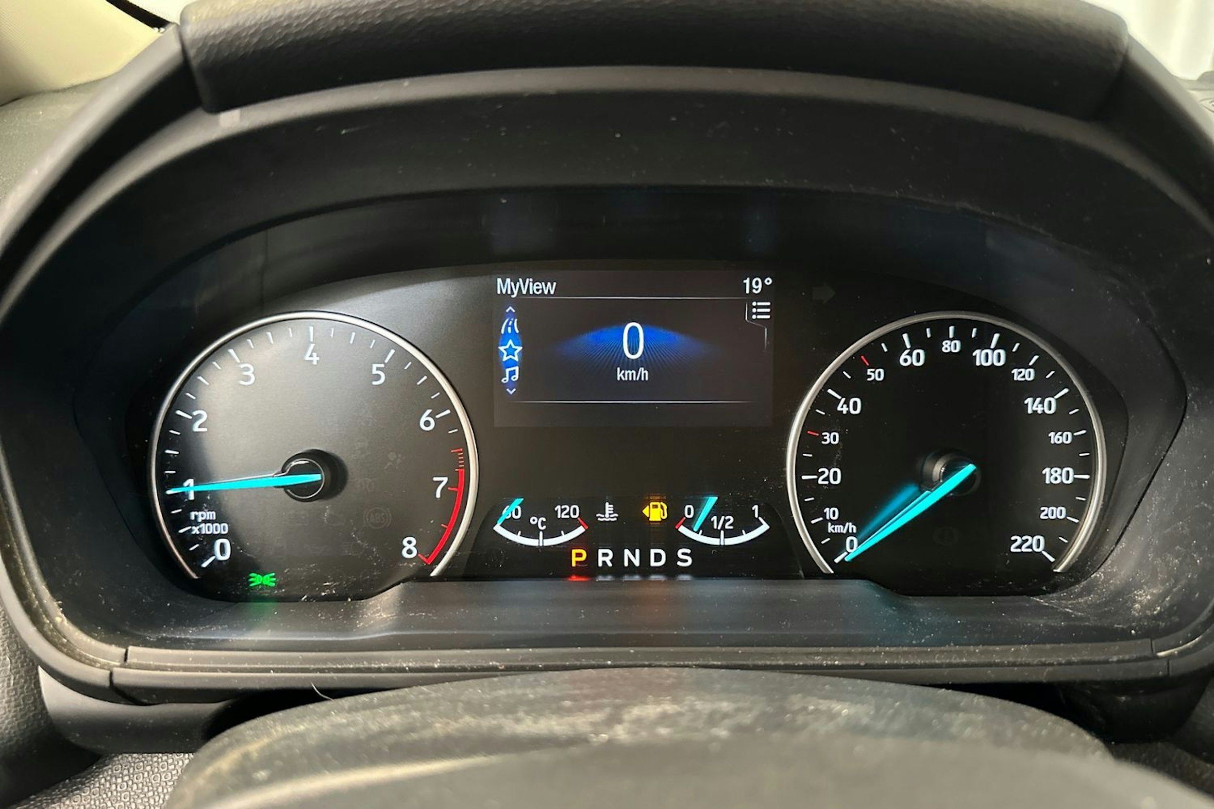 Punainen Ford Ecosport 2019 kuva 21.